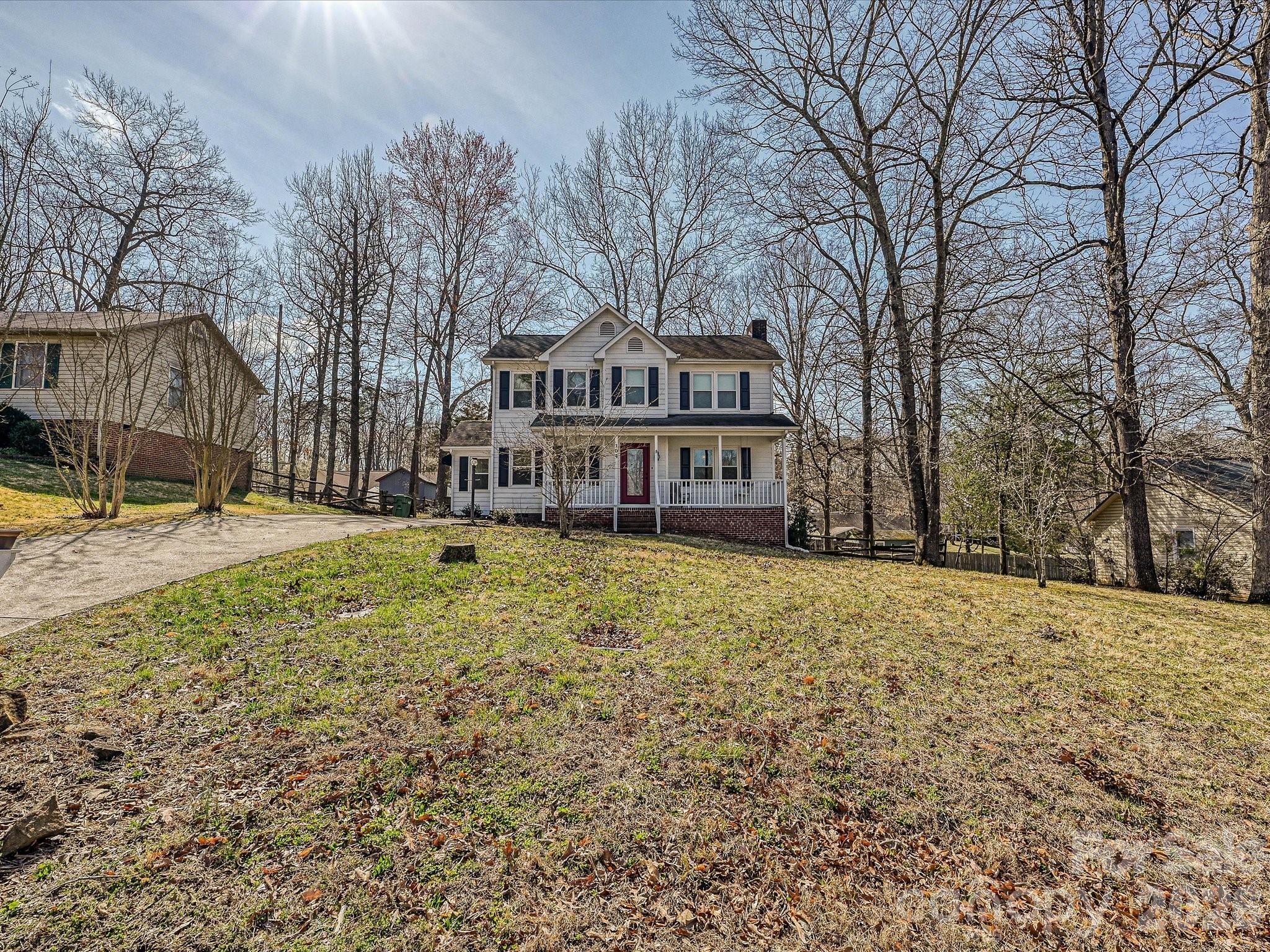 Single Family Residence at 104 Deertrack Drive, Mount Holly, photo 3 of 38