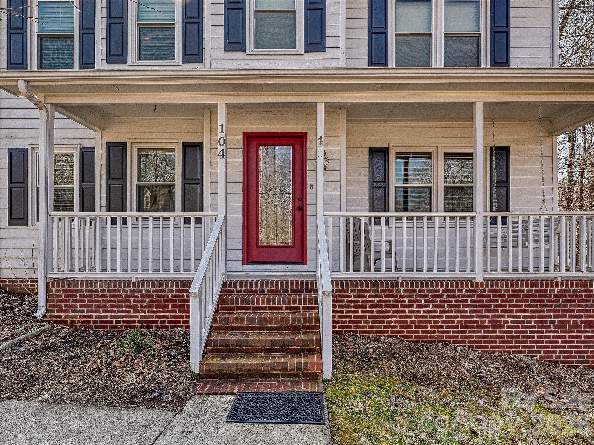 Single Family Residence at 104 Deertrack Drive, Mount Holly, photo 4 of 38
