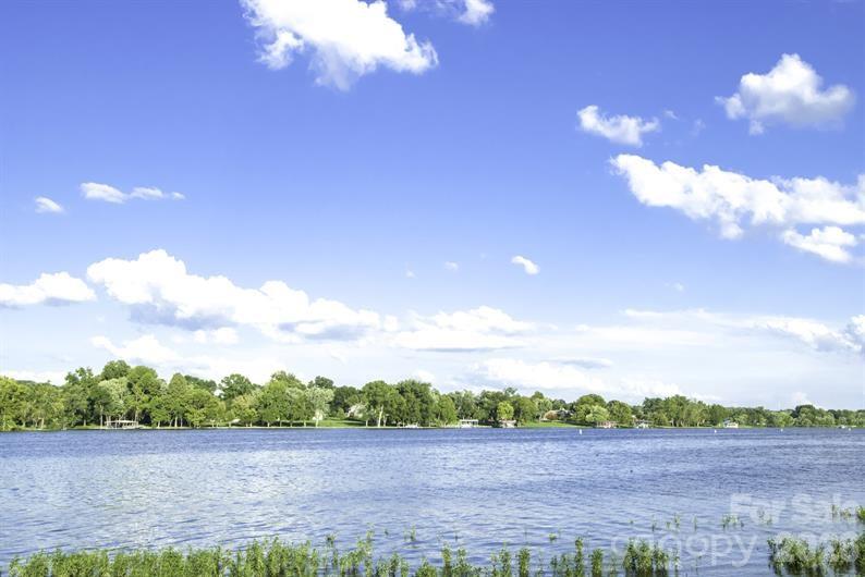 Area Photo - Craving fresh air and scenic views. This area is a dream for outdoor lovers. Just minutes from Lake Hickory - enjoy boating, fishing or simple relaxing in the parks. - 3298 Eller Drive Extension, Hickory