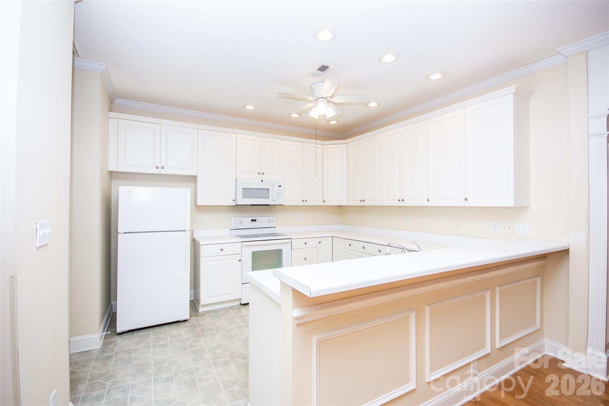 Townhouse at 1365 Royalty Circle, Statesville, photo 12 of 50