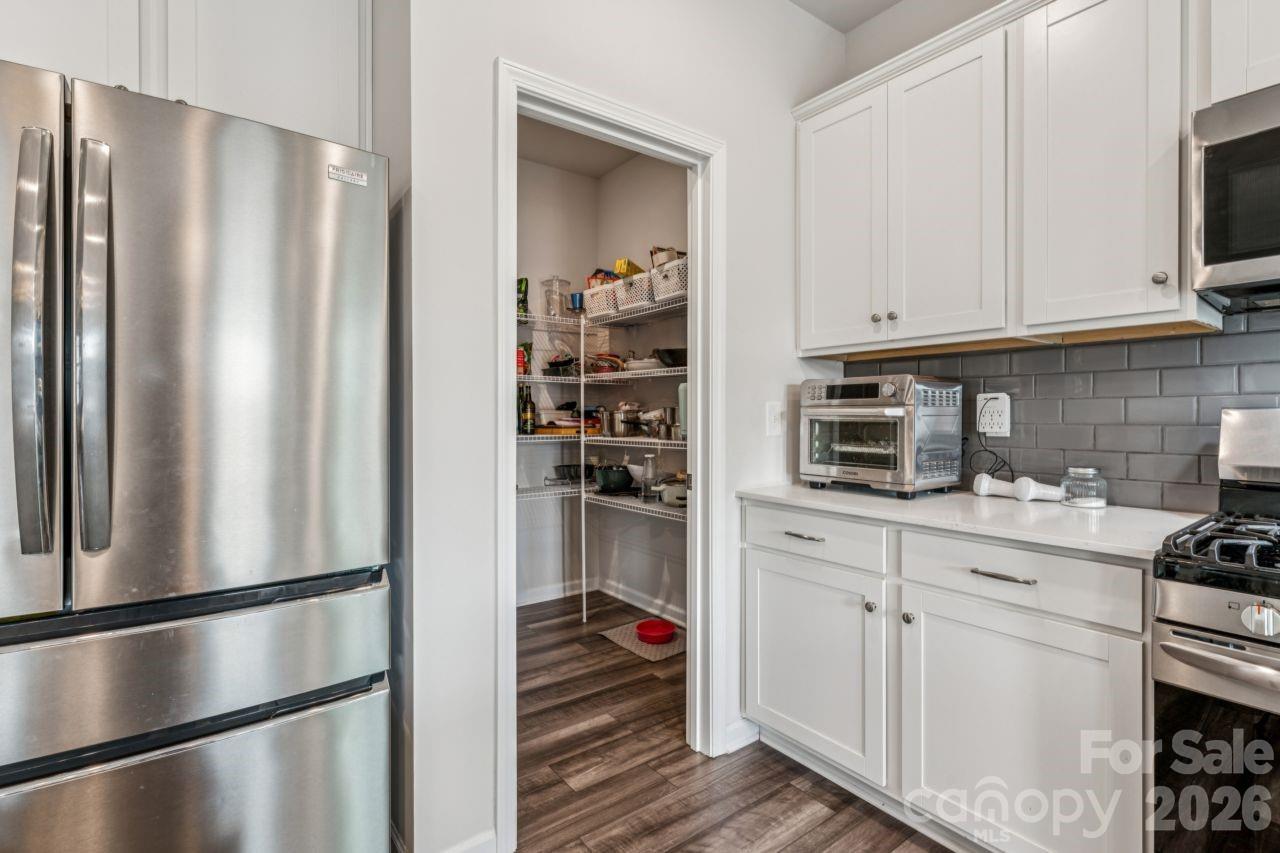 Single Family Residence at 221 Shadowbrook Way, Camden, photo 10 of 30