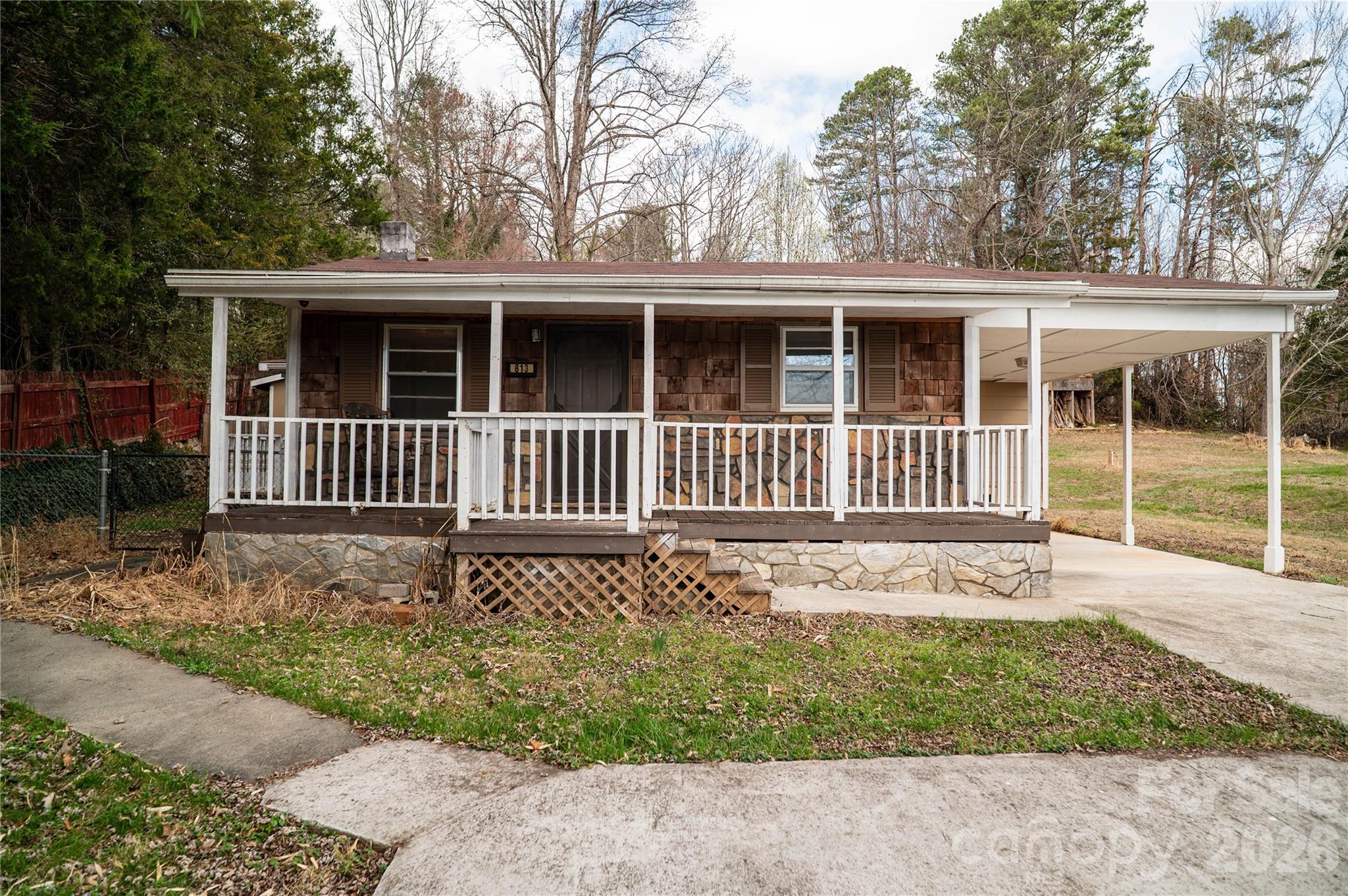 813 Severt Circle NE