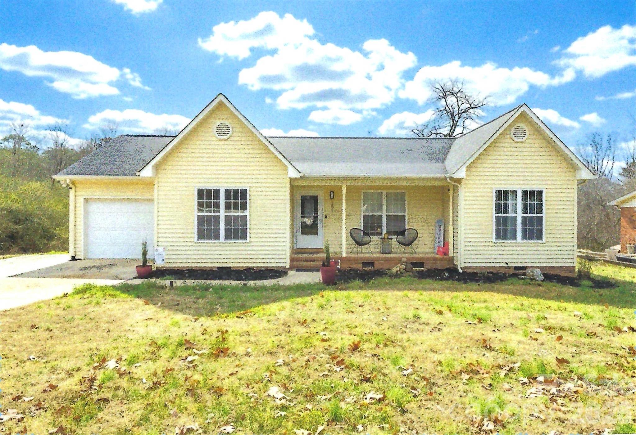 Single Family Residence at 151 Monte Vista Road, Statesville