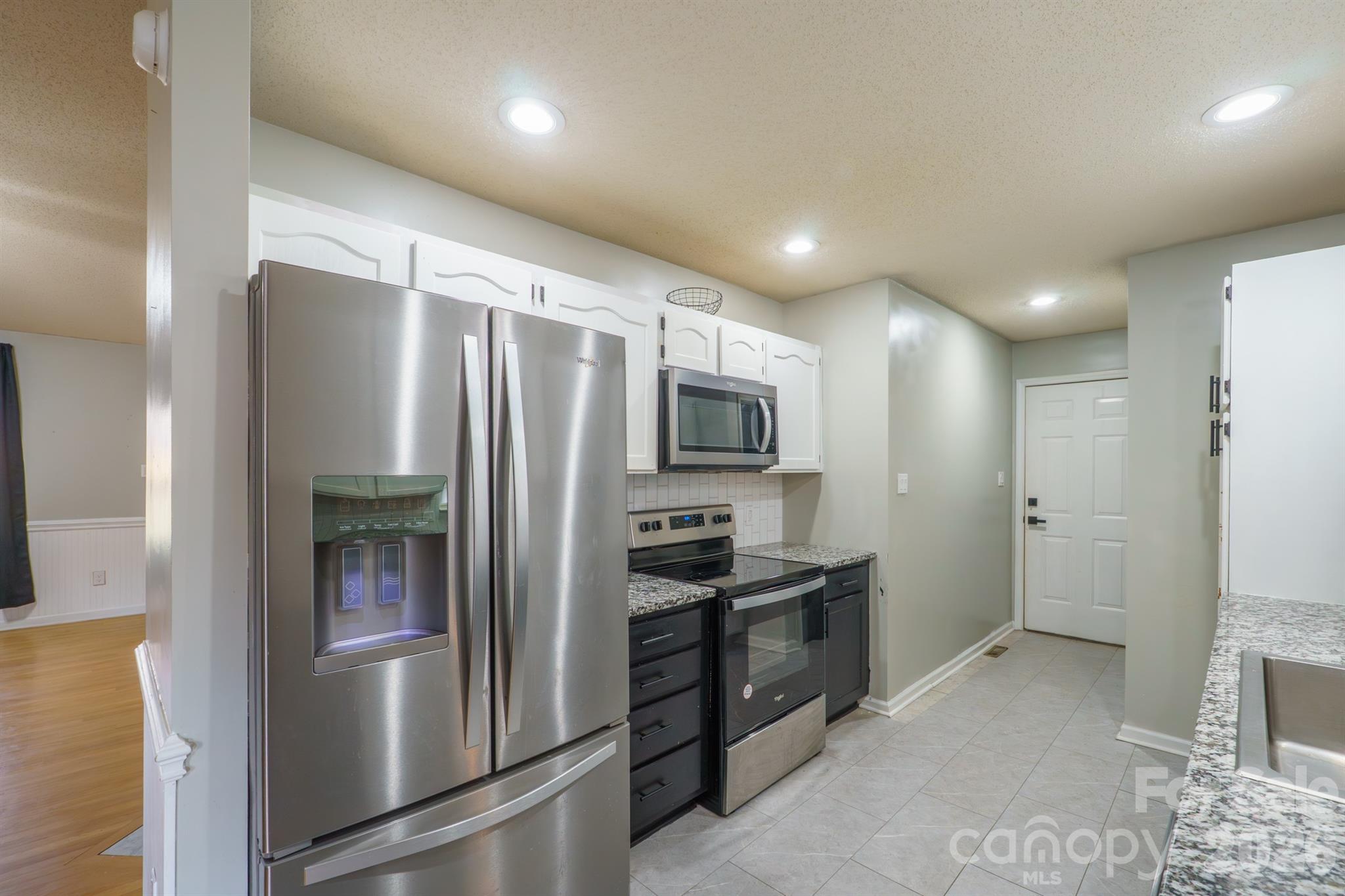 Single Family Residence at 151 Monte Vista Road, Statesville, photo 9 of 24