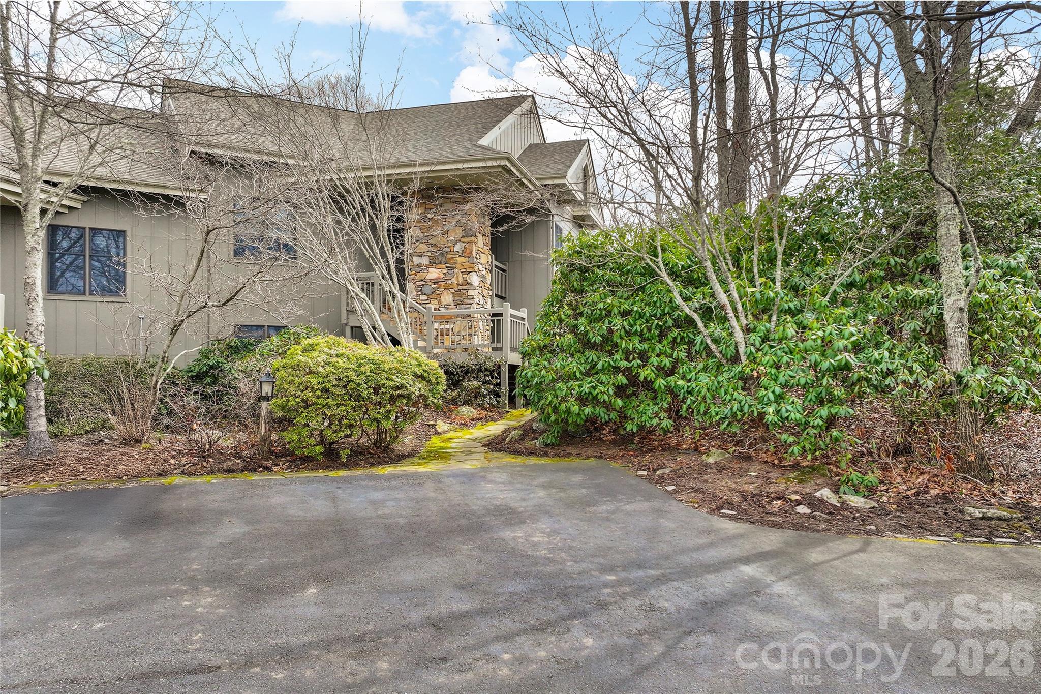 Condominium at 121 Stoney Falls Loop, Burnsville, photo 3 of 41