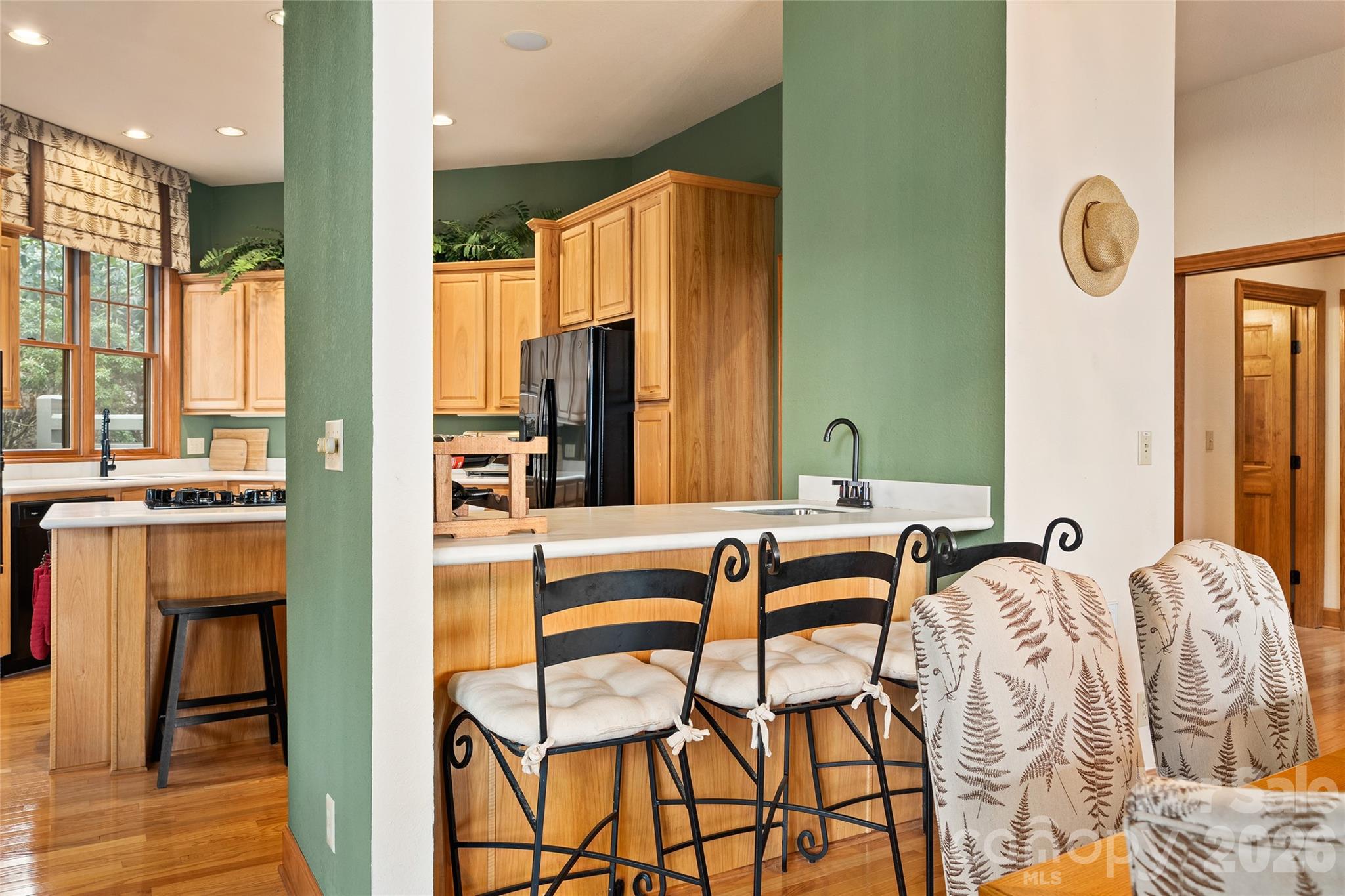 Condominium at 121 Stoney Falls Loop, Burnsville, photo 8 of 41