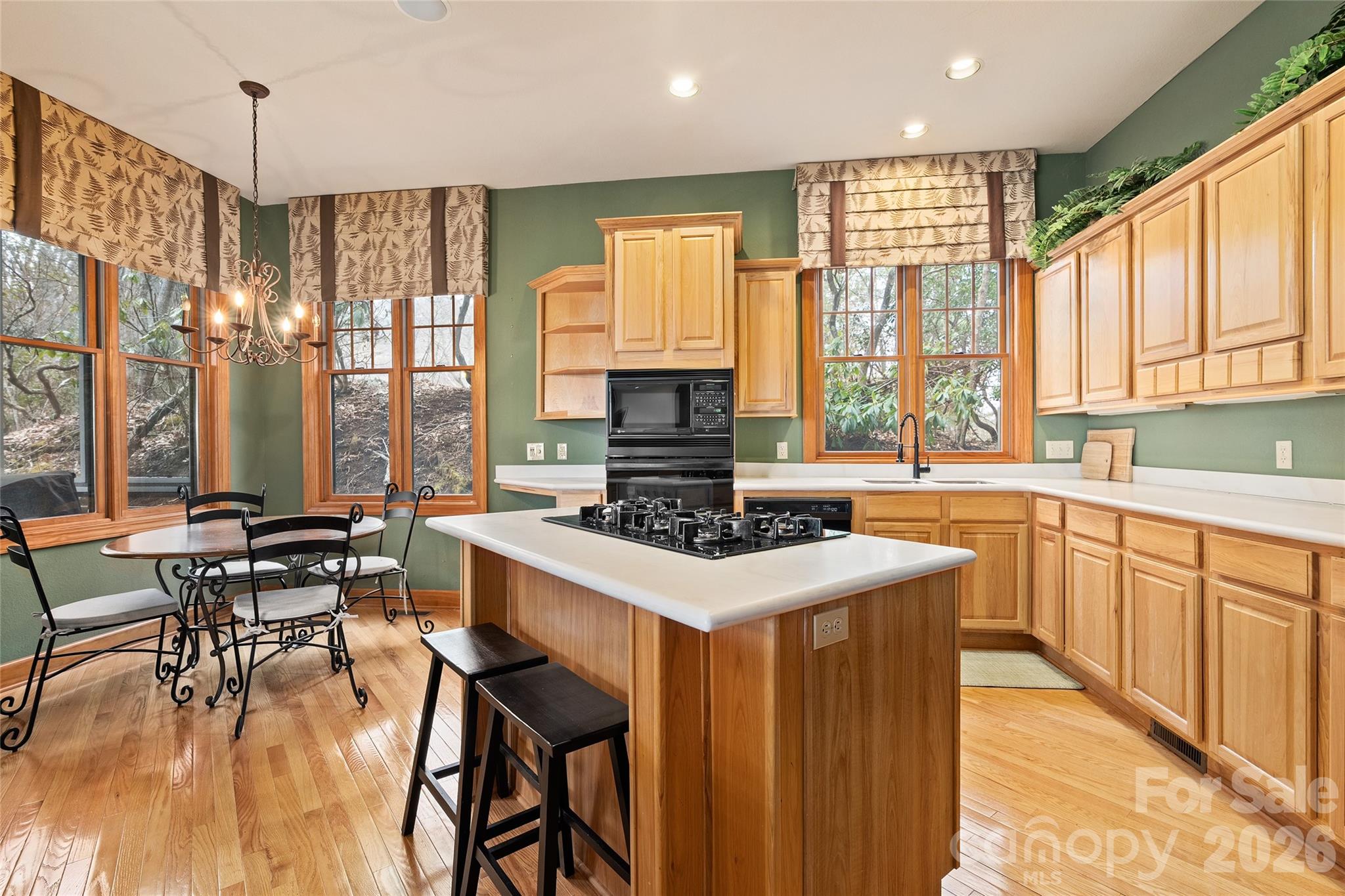 Condominium at 121 Stoney Falls Loop, Burnsville, photo 12 of 41
