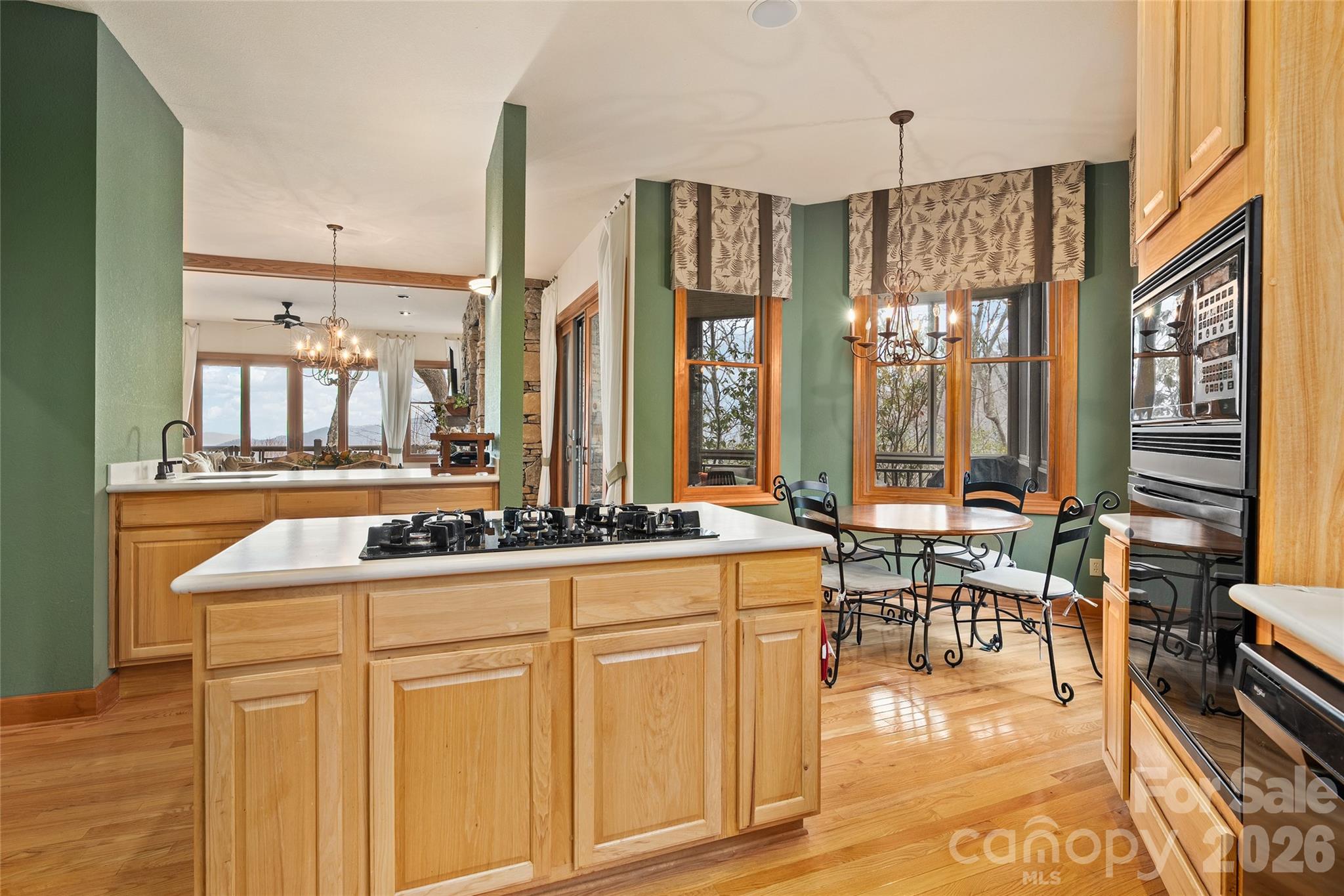 Condominium at 121 Stoney Falls Loop, Burnsville, photo 11 of 41