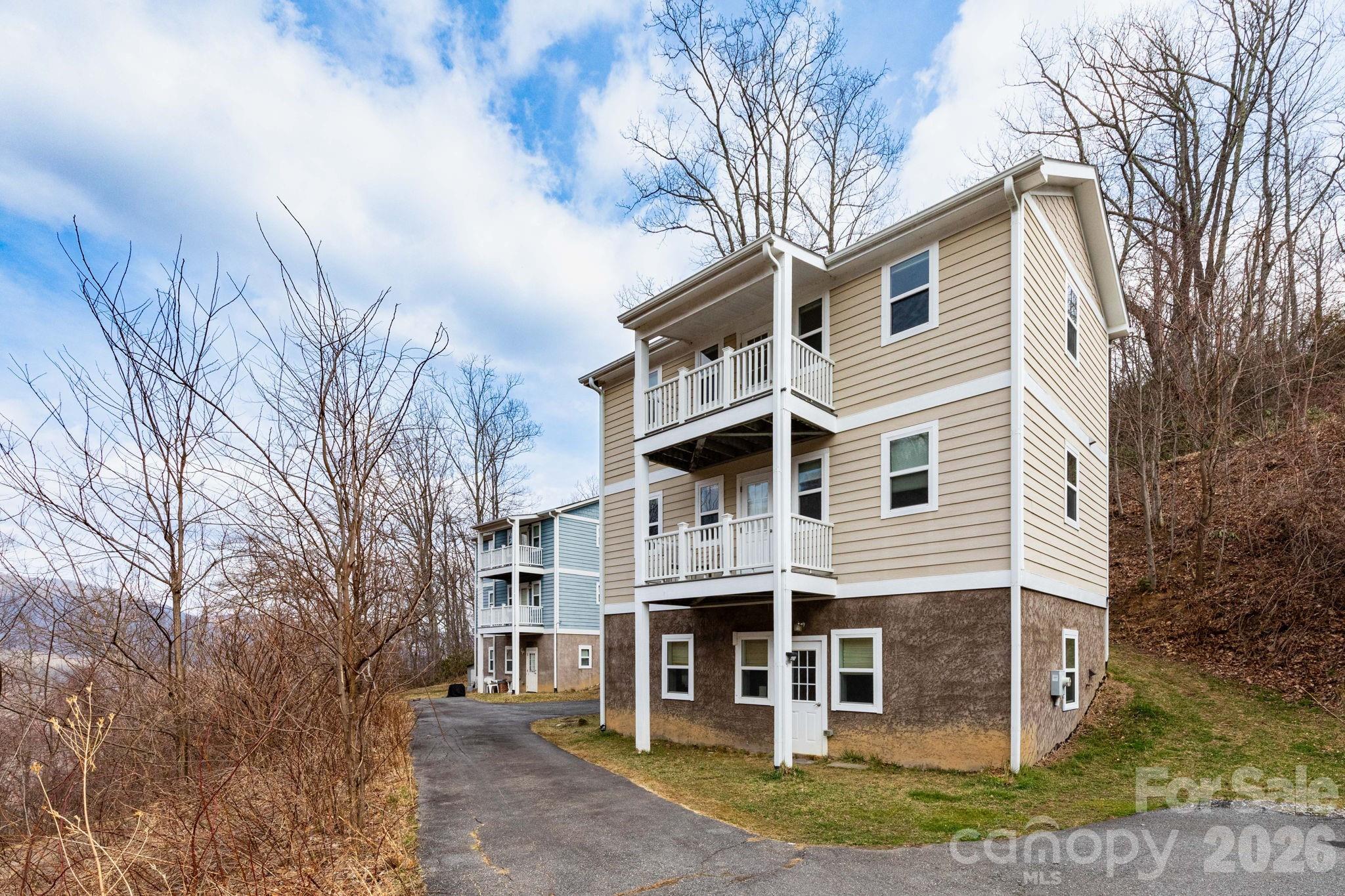 14 Lila Lane