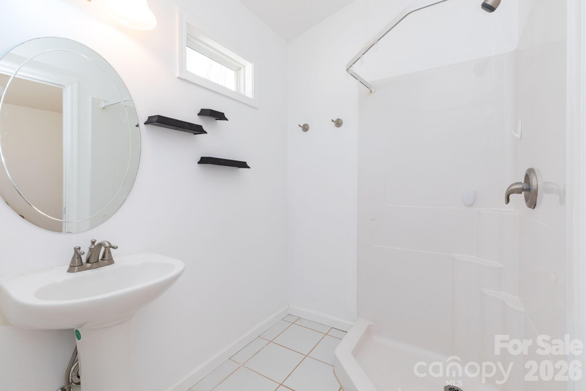 Condominium at 14 Lila Lane, Clyde, photo 10 of 32