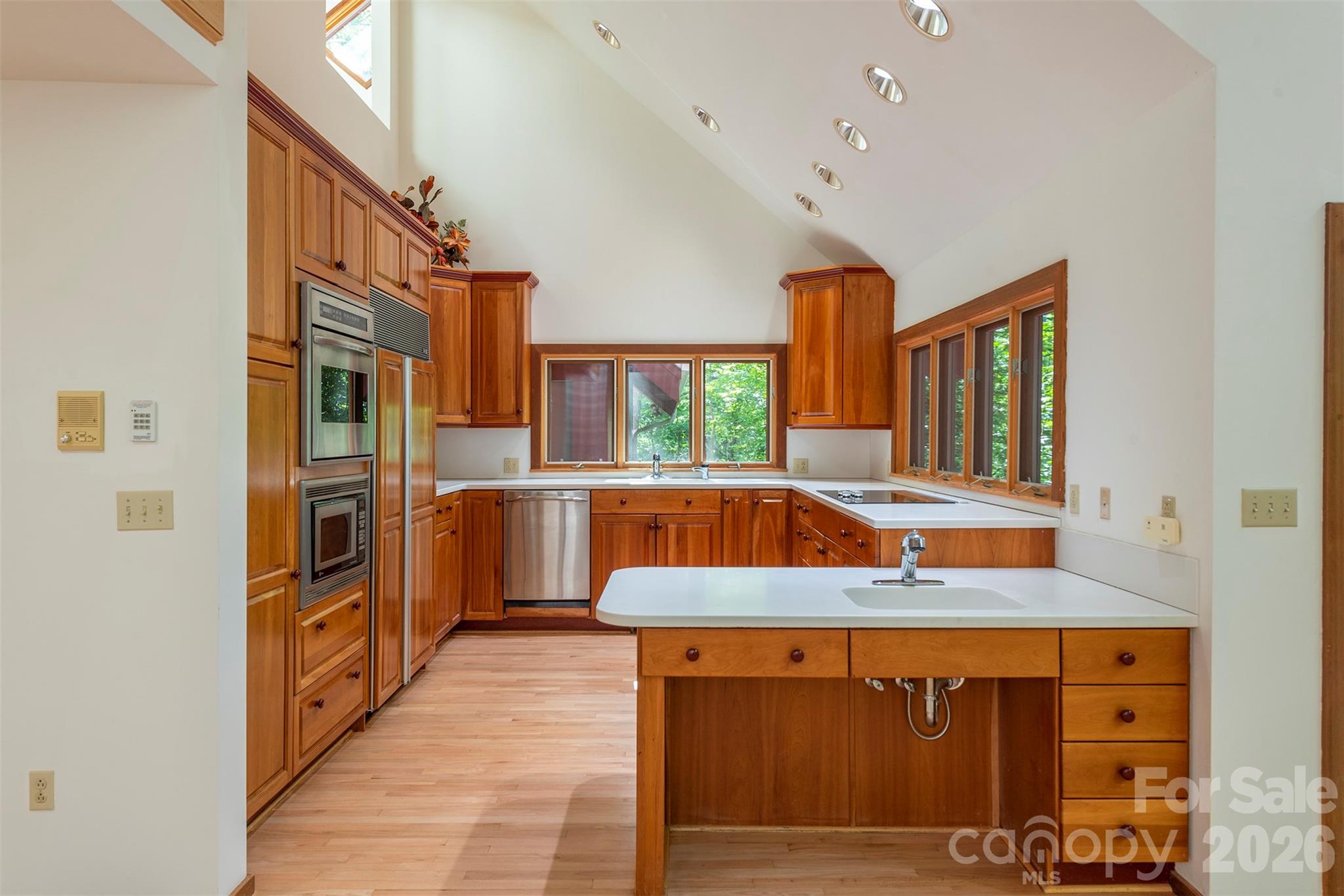 Custom Kitchen - 7 Winding Poplar Road, Black Mountain