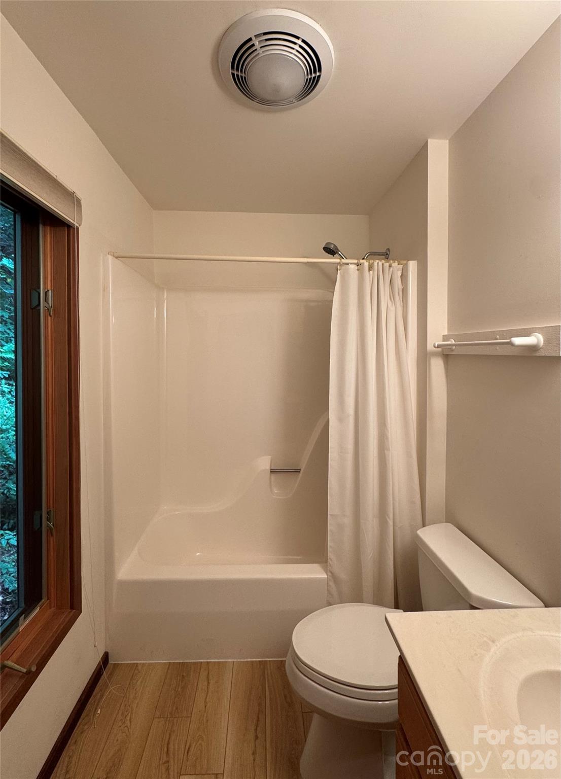 Loft Full BA - 7 Winding Poplar Road, Black Mountain