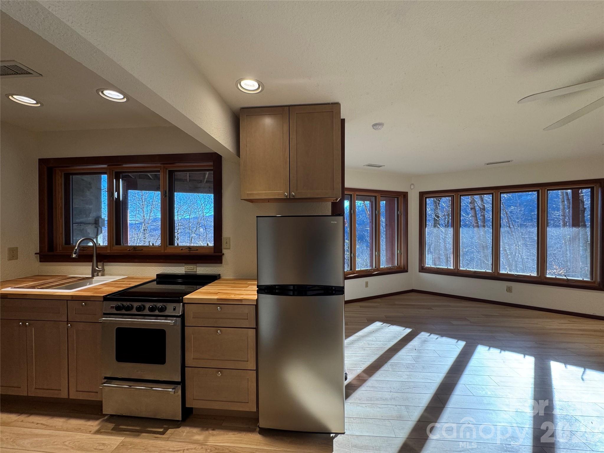 Single Family Residence at 7 Winding Poplar Road, Black Mountain, photo 35 of 48