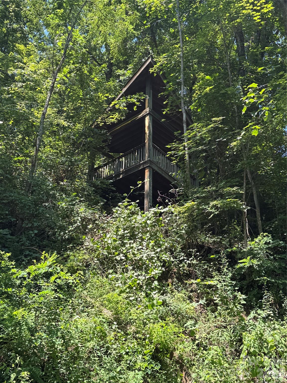 Gazebo/Treehouse - 7 Winding Poplar Road, Black Mountain