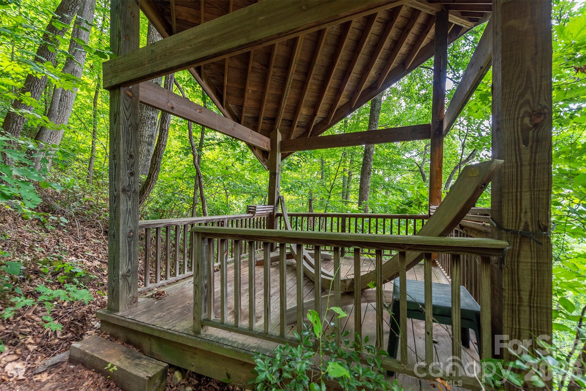 Gazebo/Treehouse - 7 Winding Poplar Road, Black Mountain