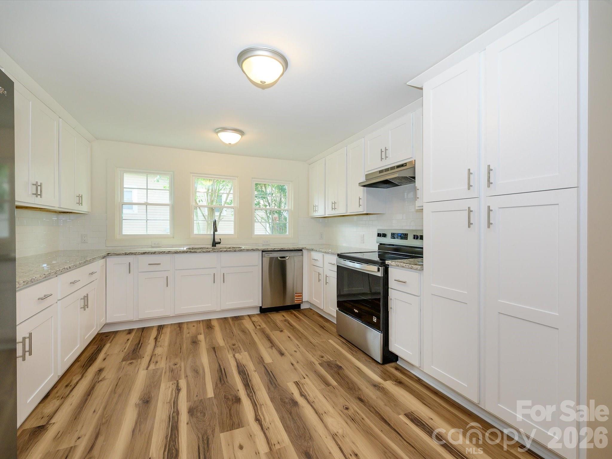 Single Family Residence at 156 Hartsell School Road SW, Concord, photo 11 of 28