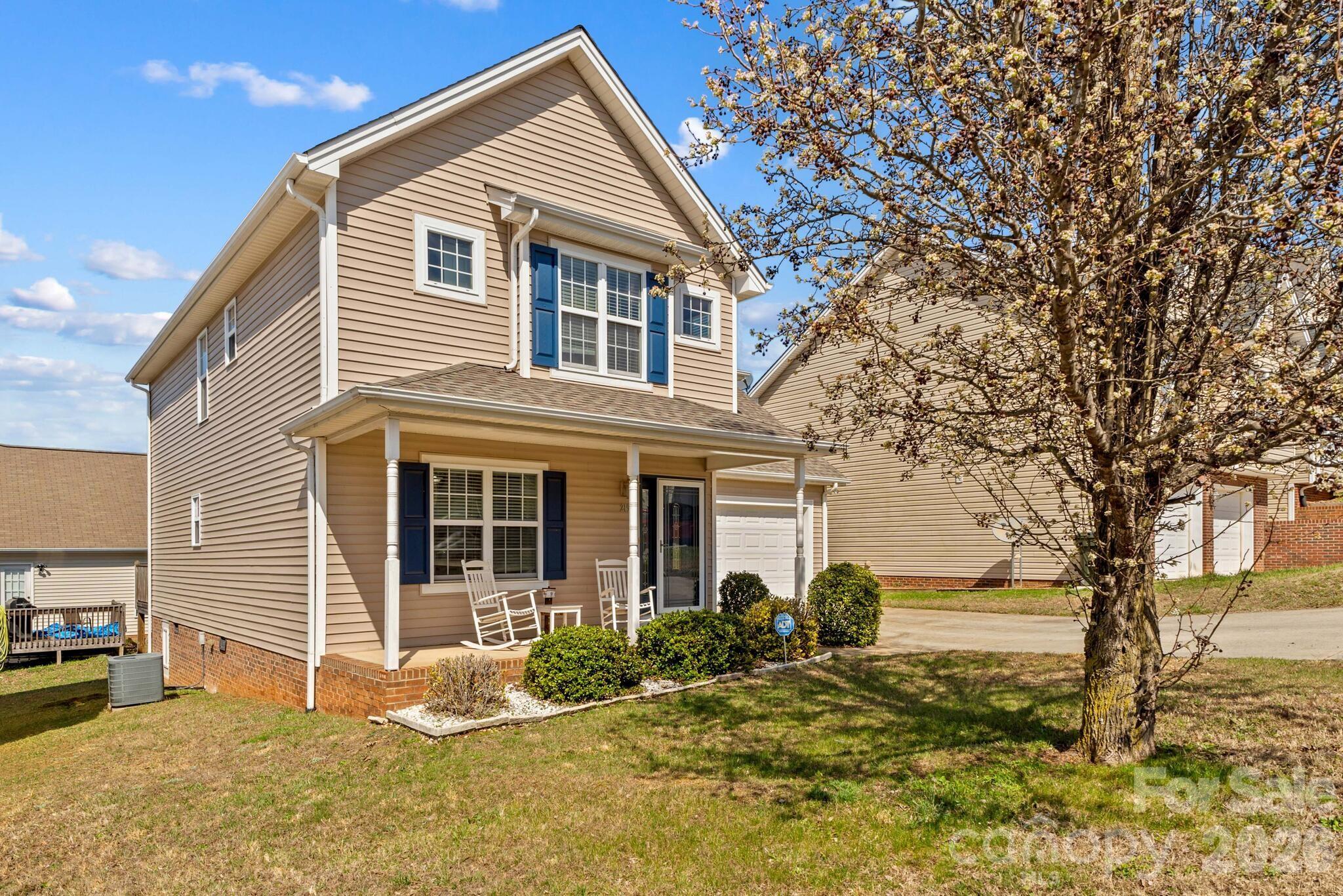 Single Family Residence at 219 19th Avenue SE, Hickory, photo 2 of 43