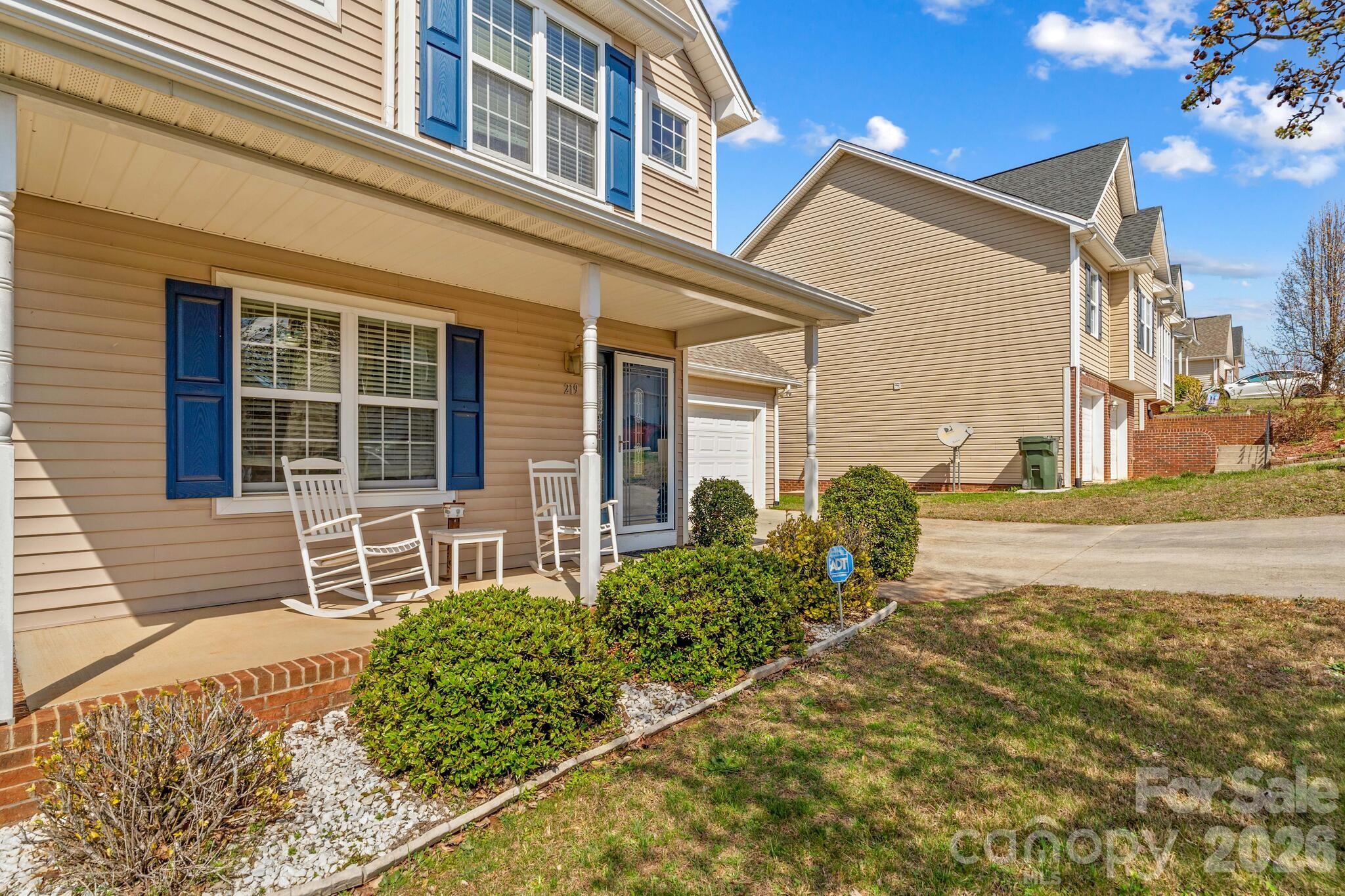 Single Family Residence at 219 19th Avenue SE, Hickory, photo 5 of 43