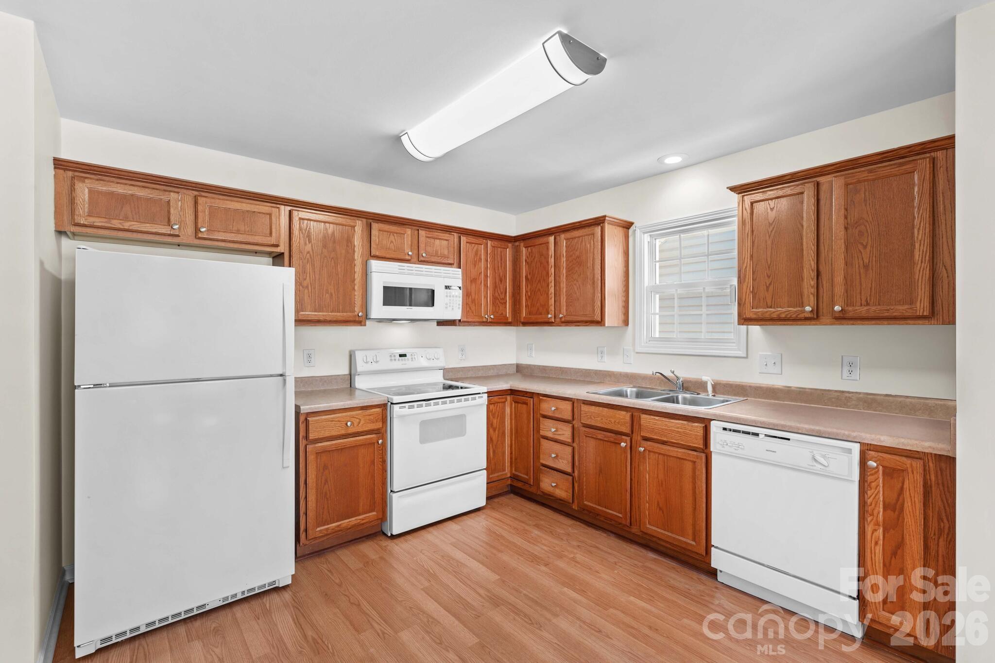 Single Family Residence at 219 19th Avenue SE, Hickory, photo 10 of 43