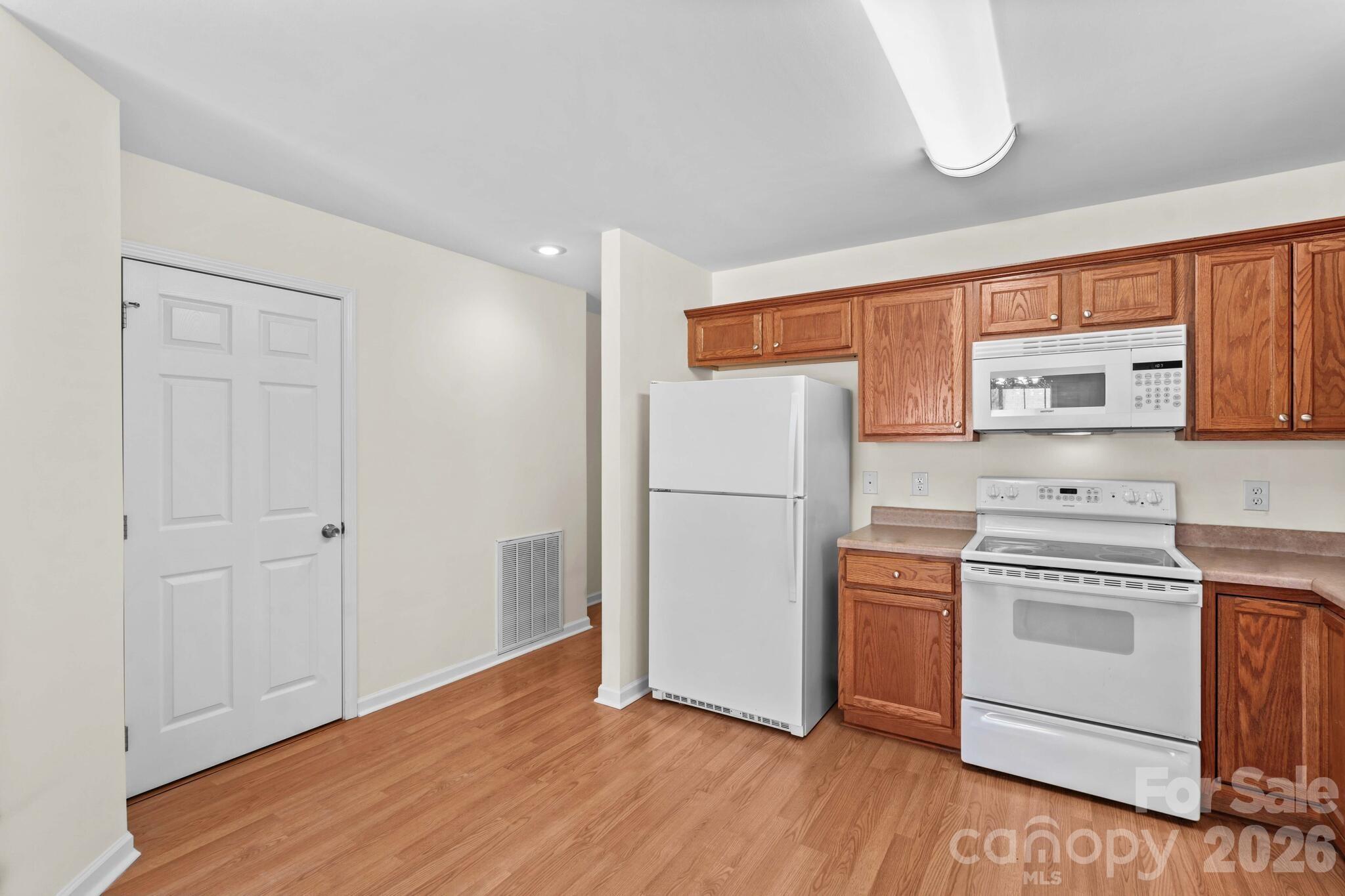 Single Family Residence at 219 19th Avenue SE, Hickory, photo 12 of 43