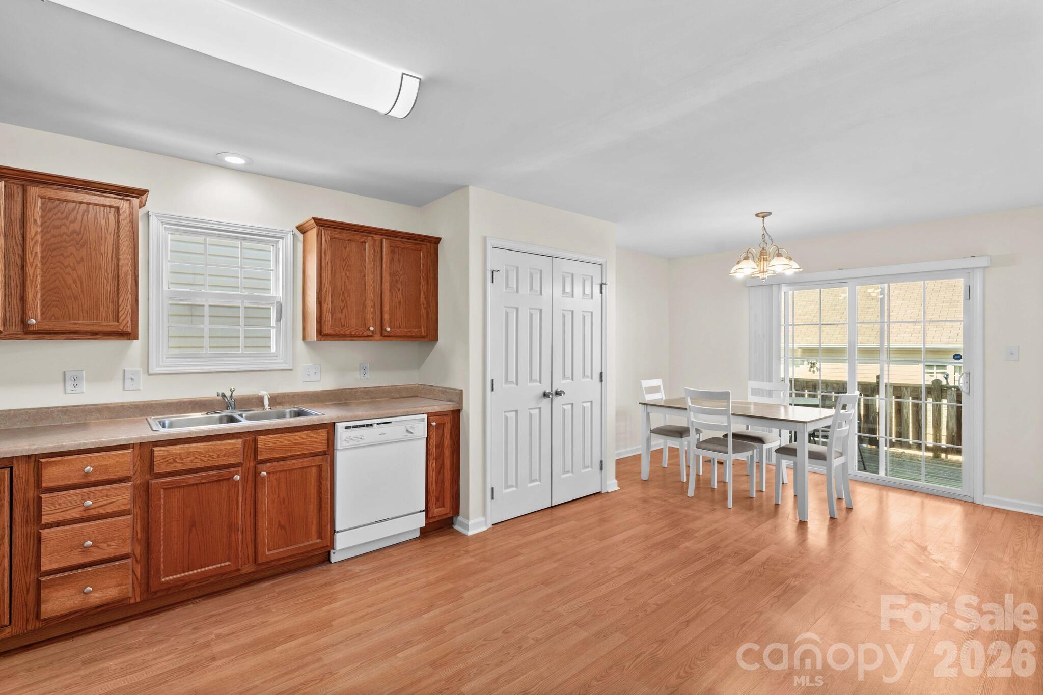 Single Family Residence at 219 19th Avenue SE, Hickory, photo 13 of 43