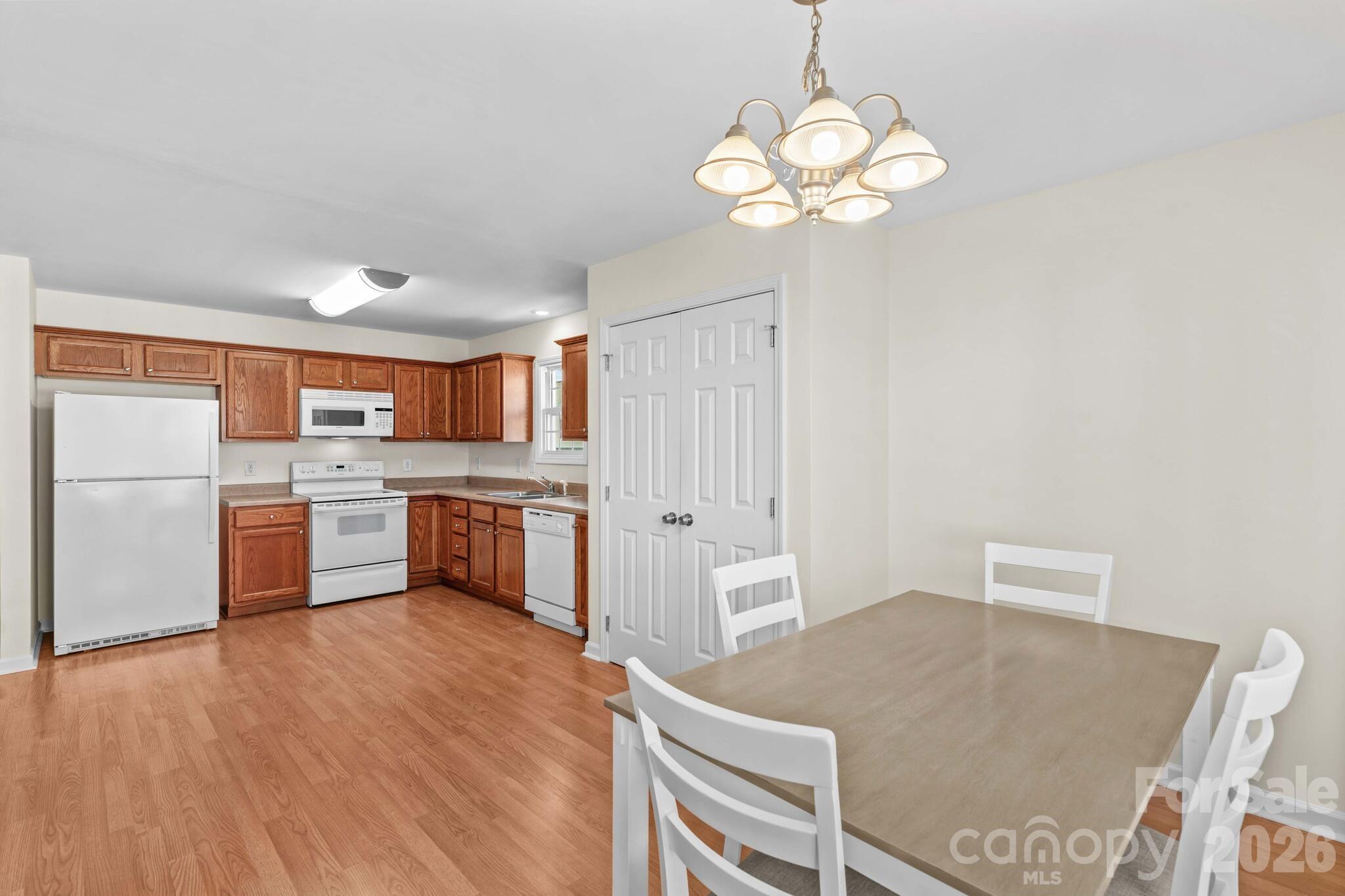 Single Family Residence at 219 19th Avenue SE, Hickory, photo 15 of 43