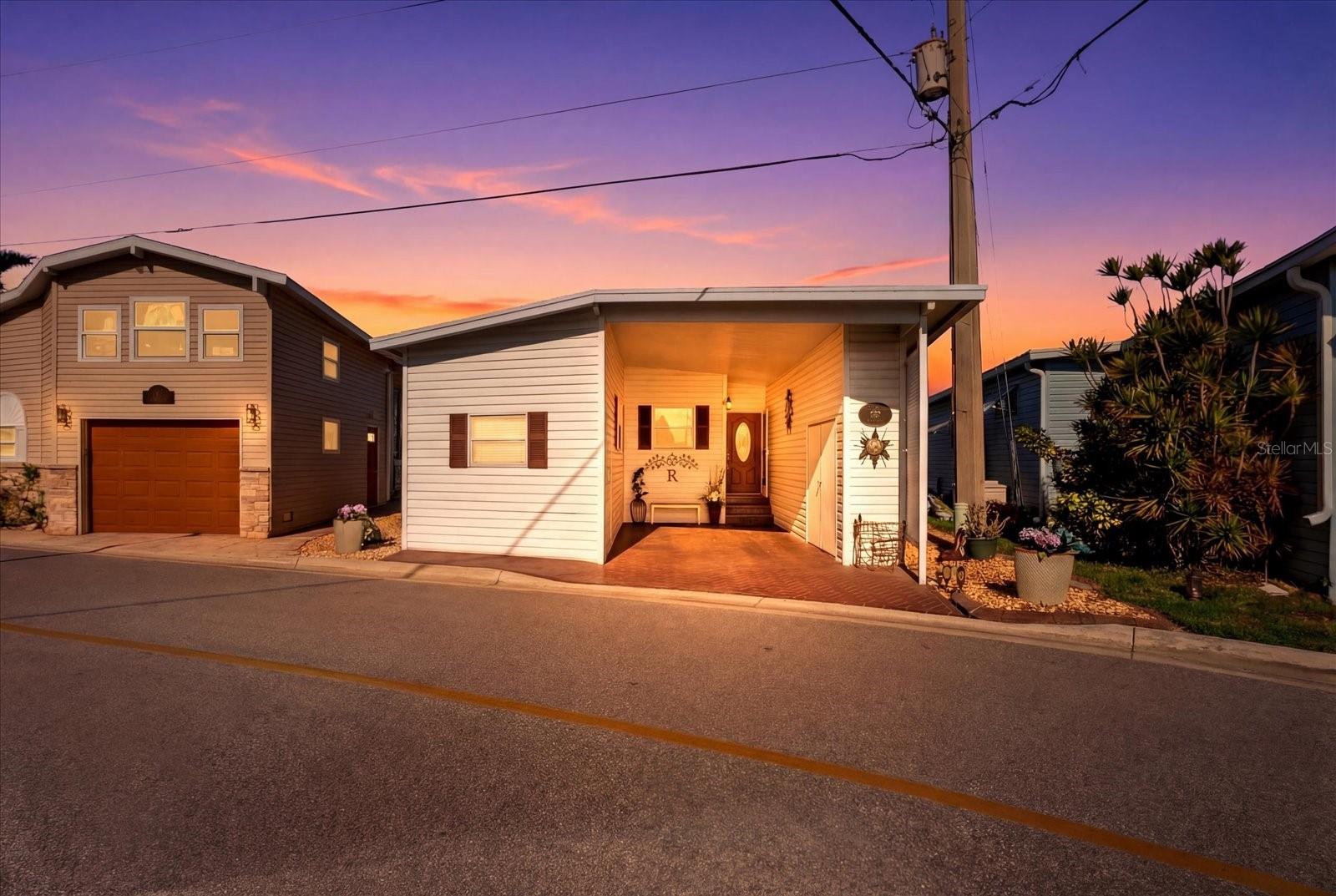 Mobile Home at 33 N STARBOARD DR, VENICE, photo 3 of 34