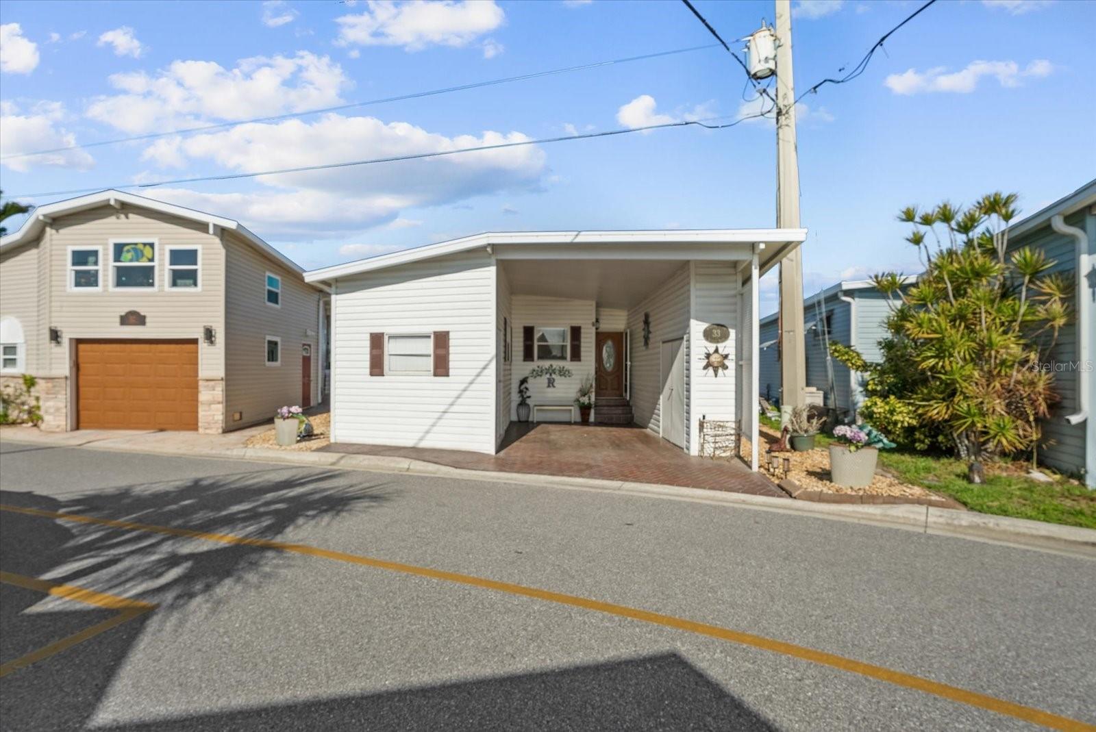 Mobile Home at 33 N STARBOARD DR, VENICE, photo 5 of 34