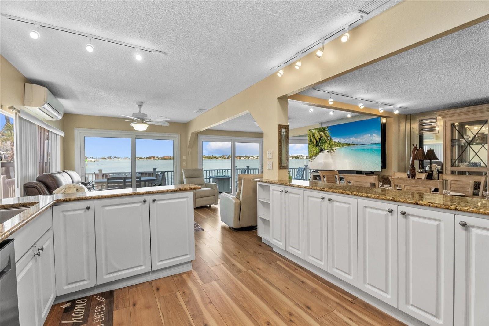 Mobile Home at 33 N STARBOARD DR, VENICE, photo 6 of 34