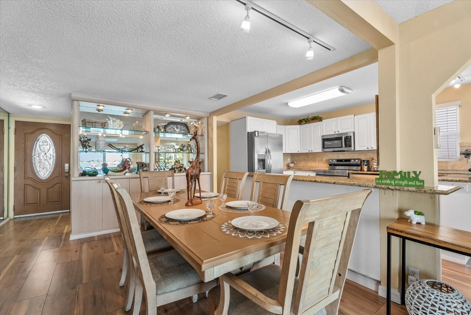 Mobile Home at 33 N STARBOARD DR, VENICE, photo 9 of 34