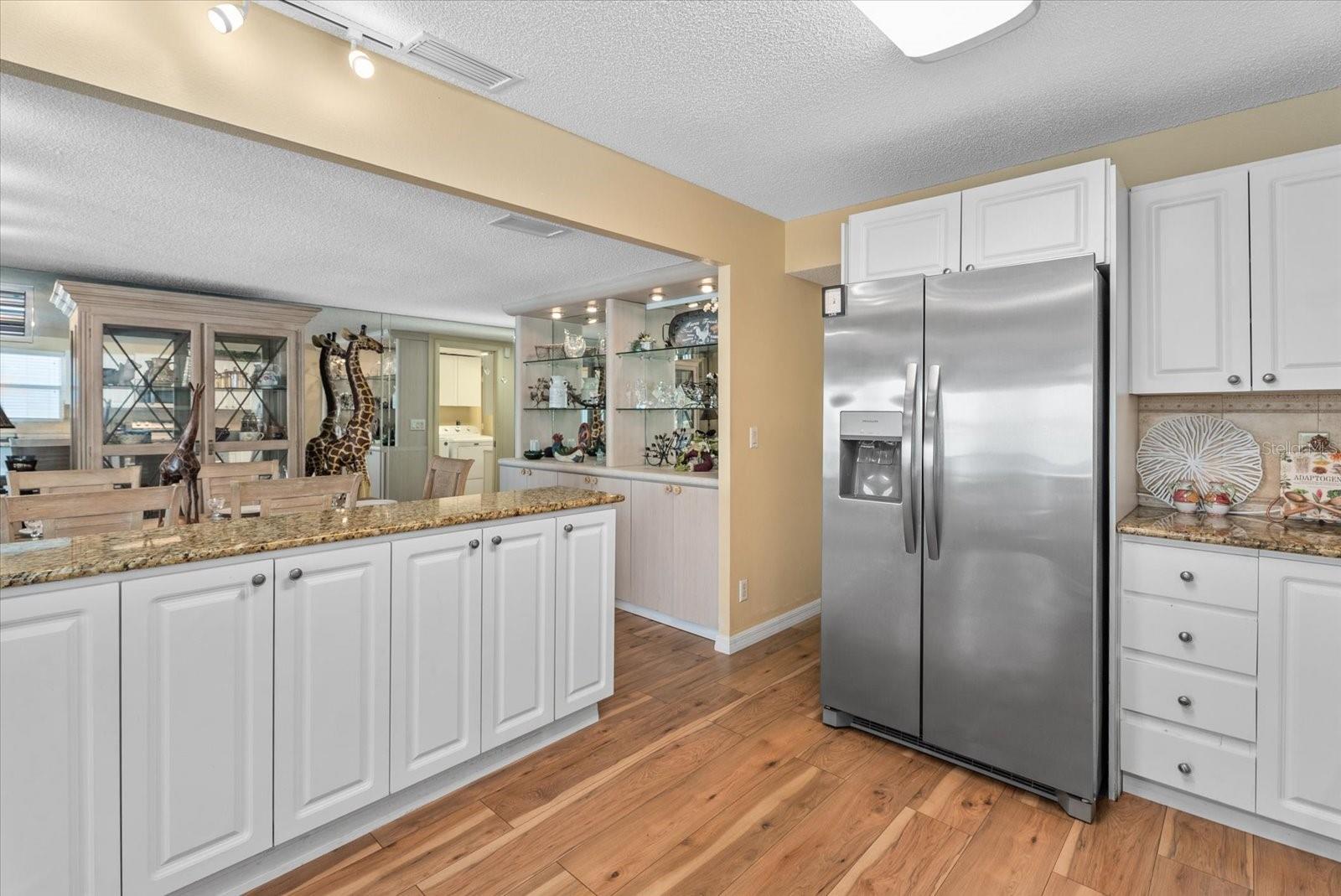 Mobile Home at 33 N STARBOARD DR, VENICE, photo 11 of 34