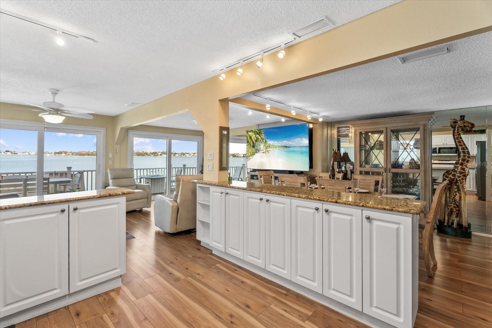 Mobile Home at 33 N STARBOARD DR, VENICE, photo 12 of 34