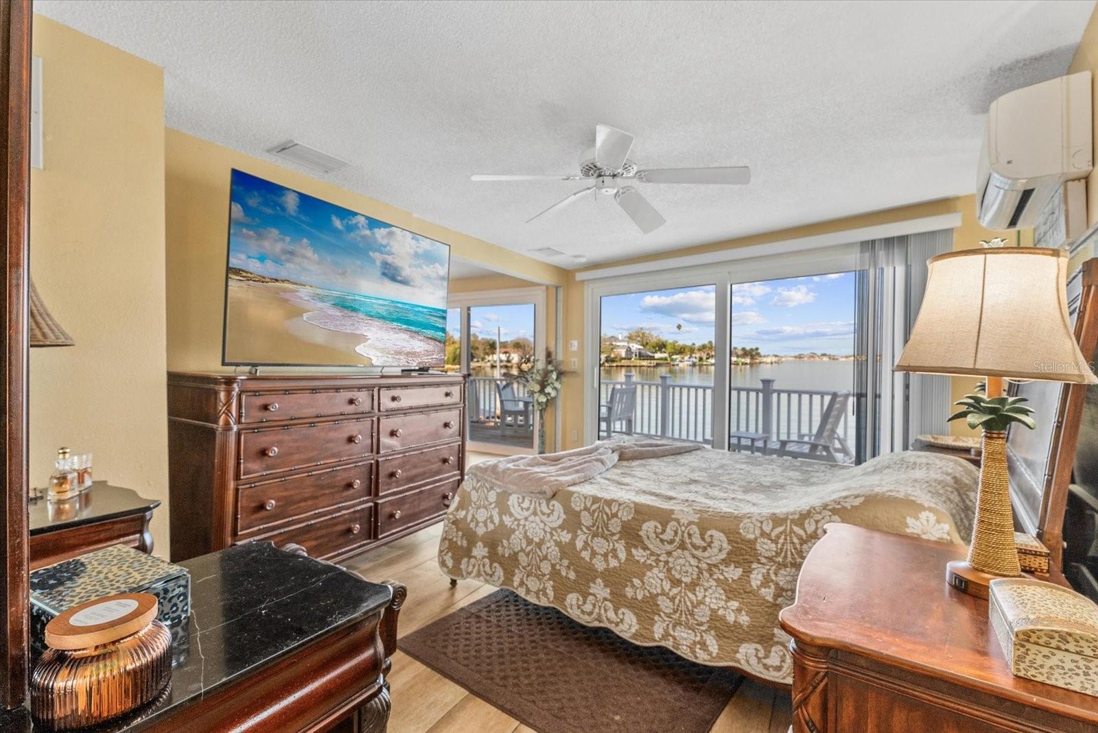 Mobile Home at 33 N STARBOARD DR, VENICE, photo 21 of 34