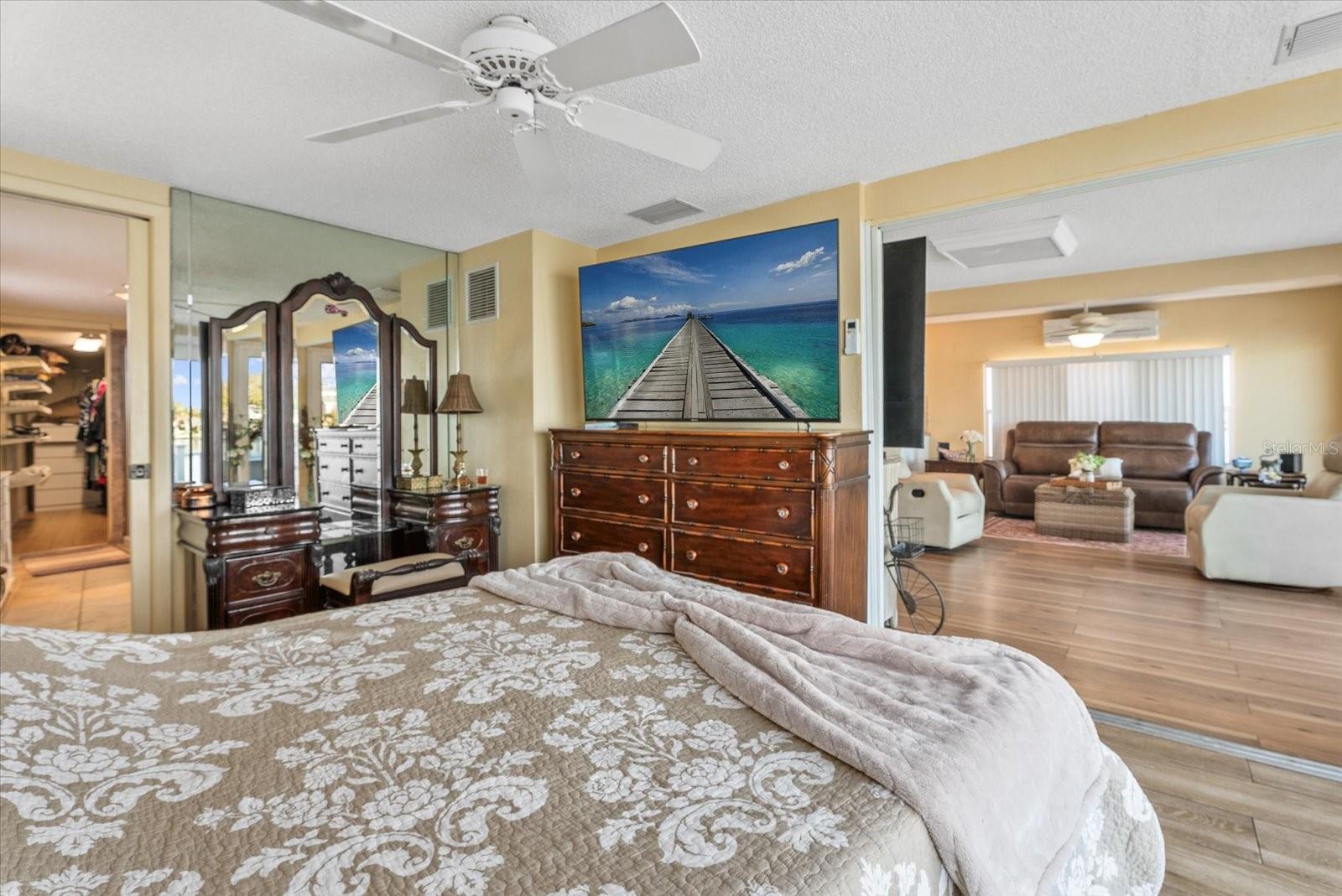 Mobile Home at 33 N STARBOARD DR, VENICE, photo 23 of 34