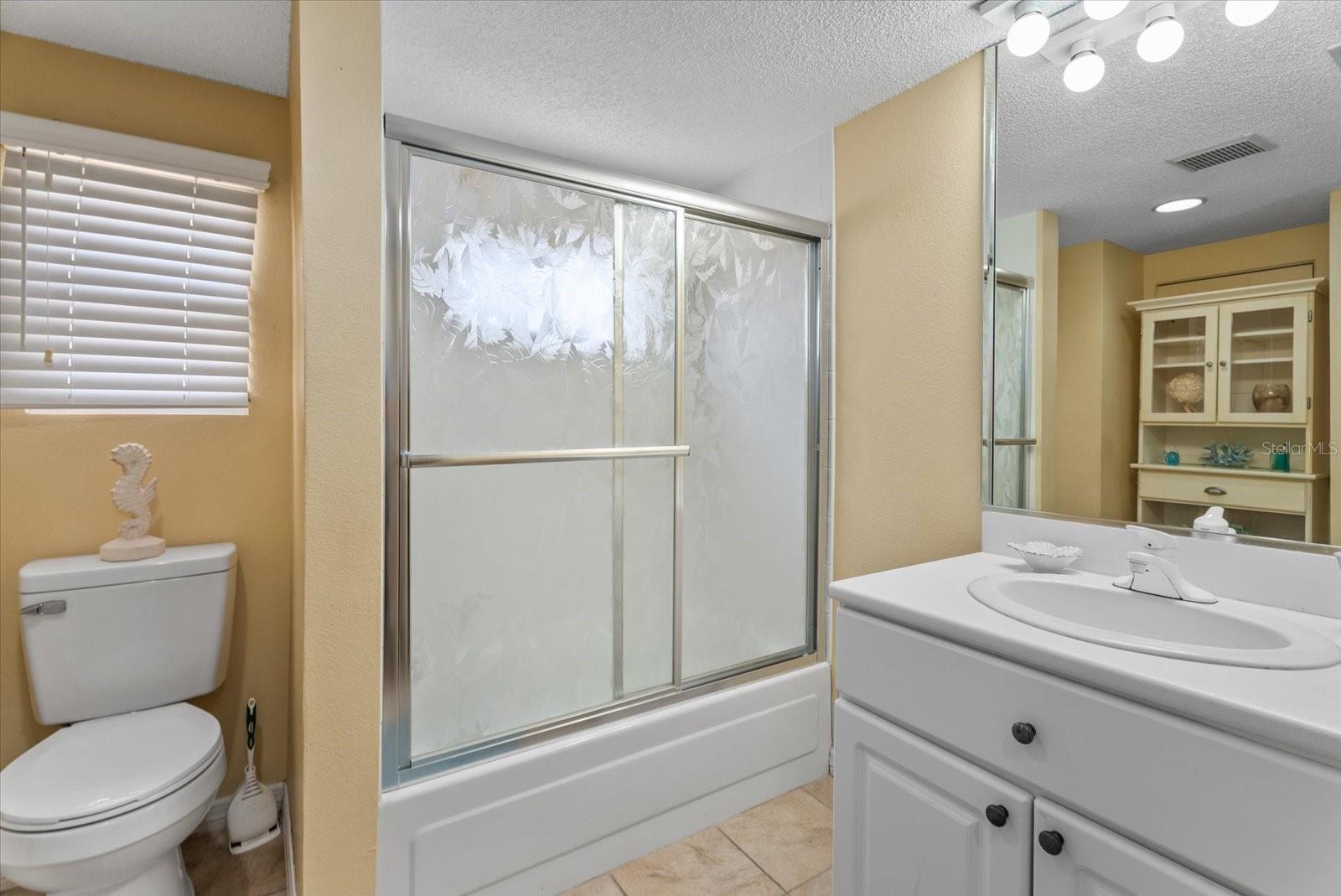 Mobile Home at 33 N STARBOARD DR, VENICE, photo 28 of 34