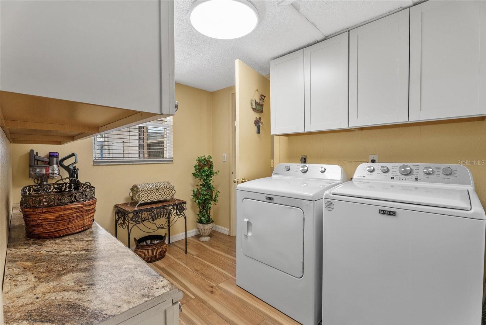 Mobile Home at 33 N STARBOARD DR, VENICE, photo 29 of 34