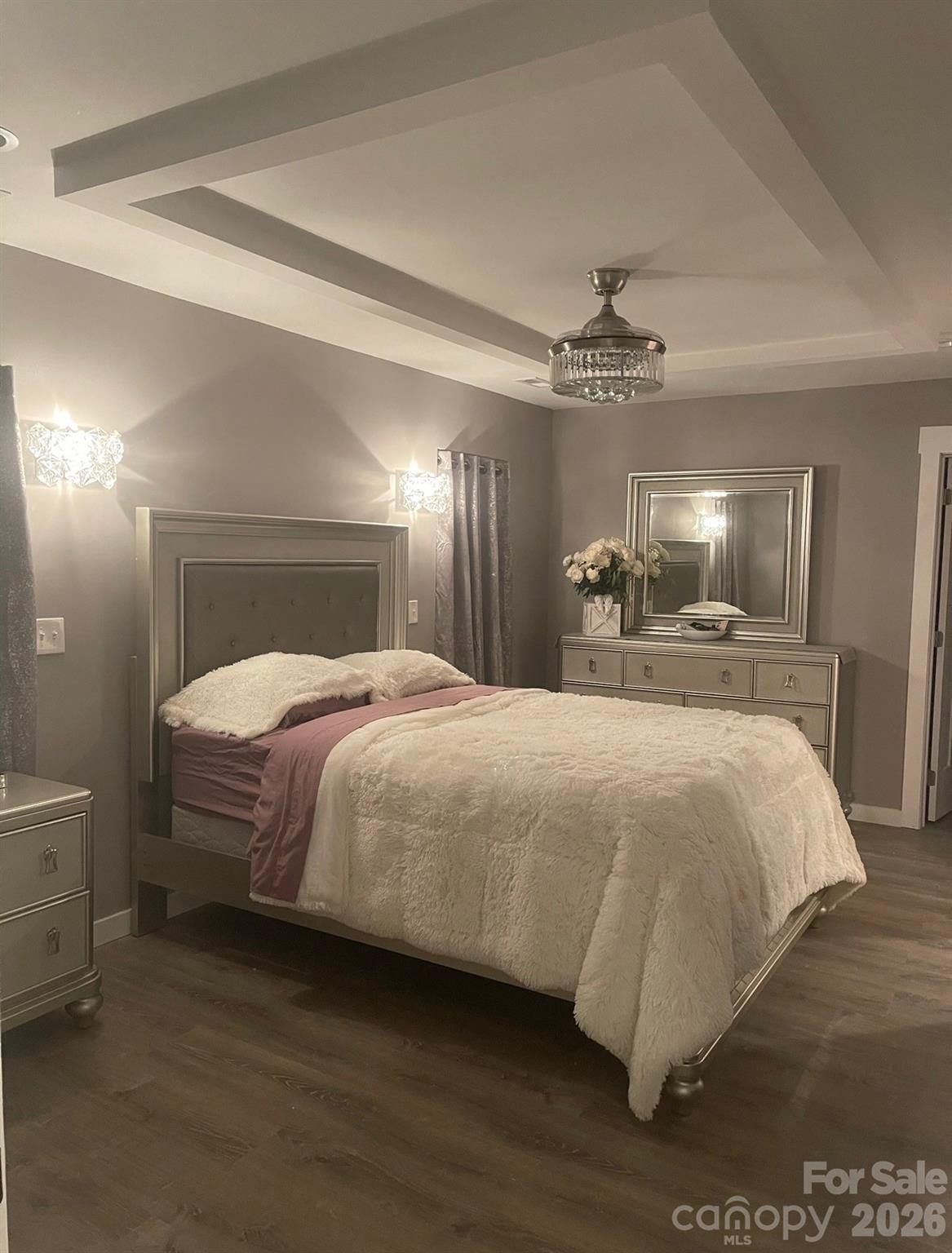 Large upper master bedroom (with giant apps. 10'x16') - 5111 Stockbridge Drive, Mount Holly