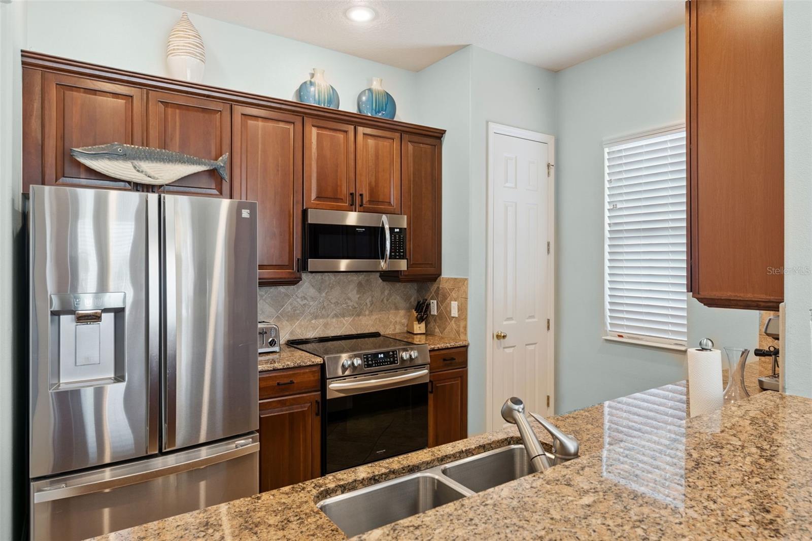 Single Family Residence at 1440 FAIRVIEW CIRCLE, KISSIMMEE, photo 10 of 59