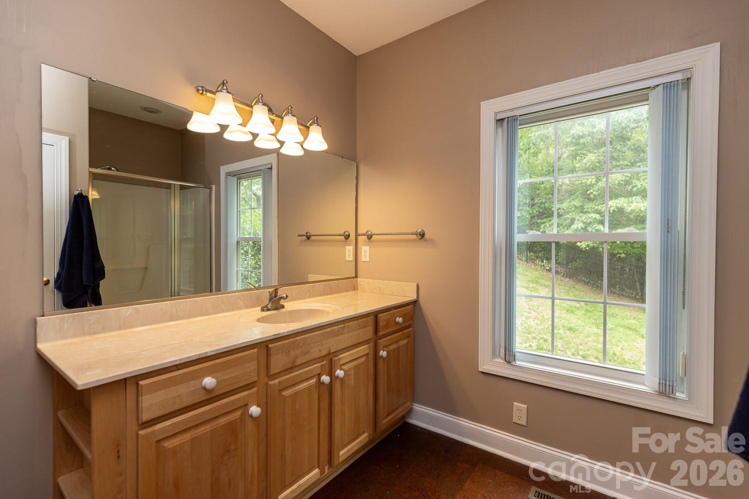 Ensuite BR 3 - 6 Grouse Terrace, Fairview