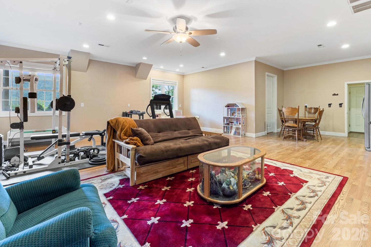 Basement family room or second living quarters - 6 Grouse Terrace, Fairview