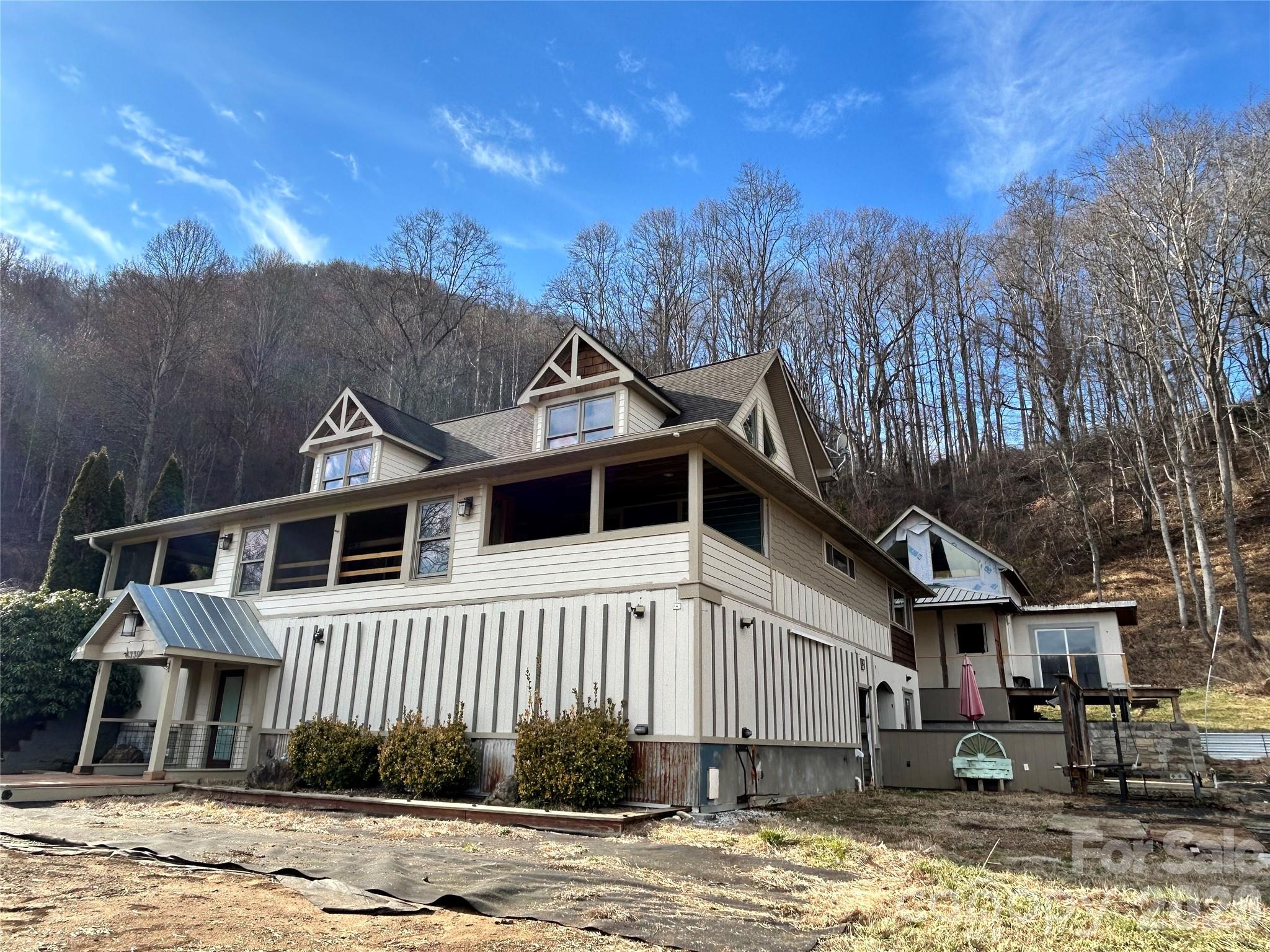 Single Family Residence at 330 Potts Drive, Waynesville, photo 8 of 48