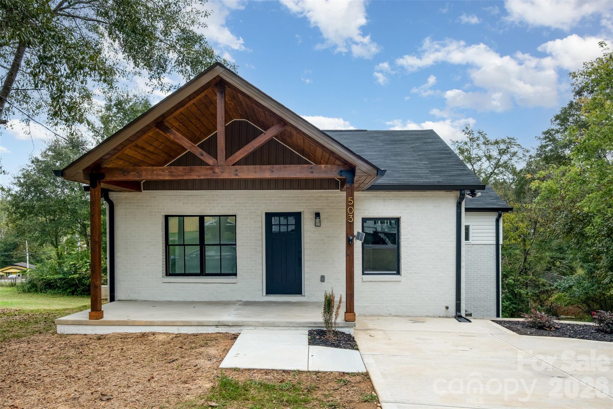 Single Family Residence at 503 Circle Drive E, Shelby, photo 2 of 25
