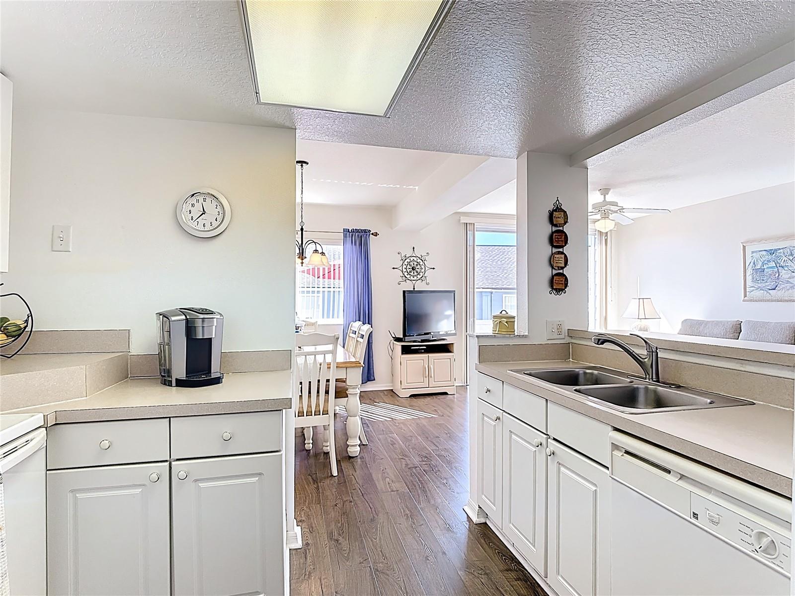 Townhouse at 565 ORCHID DR, DAVENPORT, photo 12 of 40
