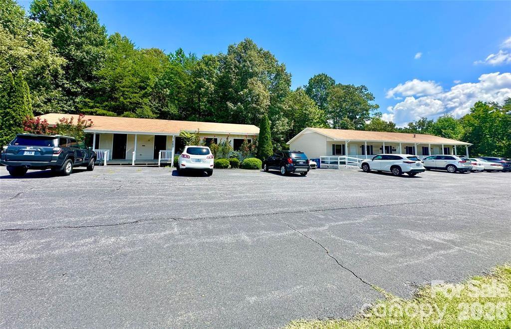 Retail Center at 4092/4070 Hickory Boulevard, Granite Falls, photo 5 of 23