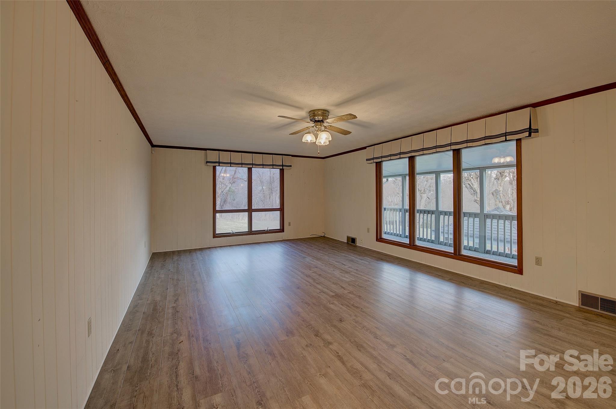 Living Room view2 - 220 Grand View Lane, Burnsville