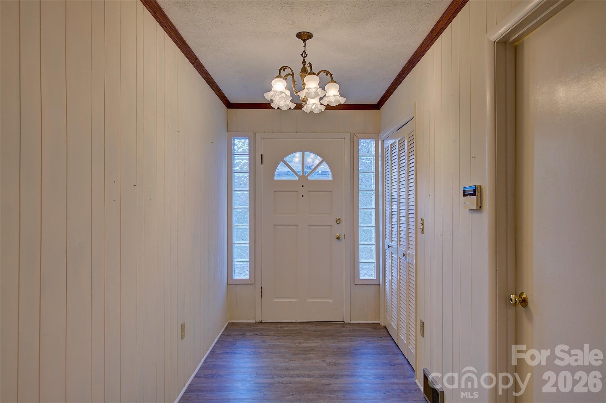 Foyer - 220 Grand View Lane, Burnsville