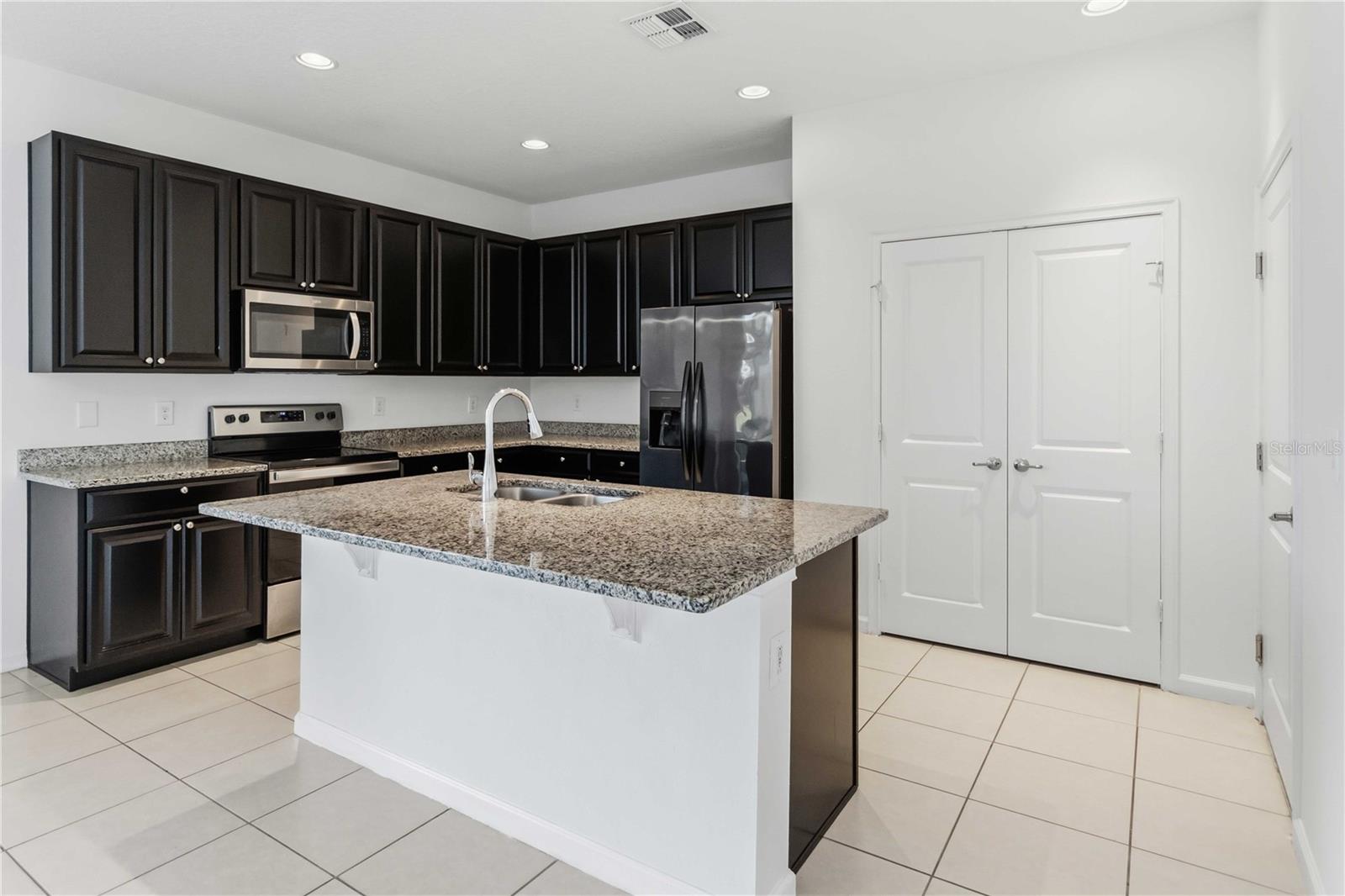 Single Family Residence at 213 TRINITY RIDGE CIR, DAVENPORT, photo 3 of 41