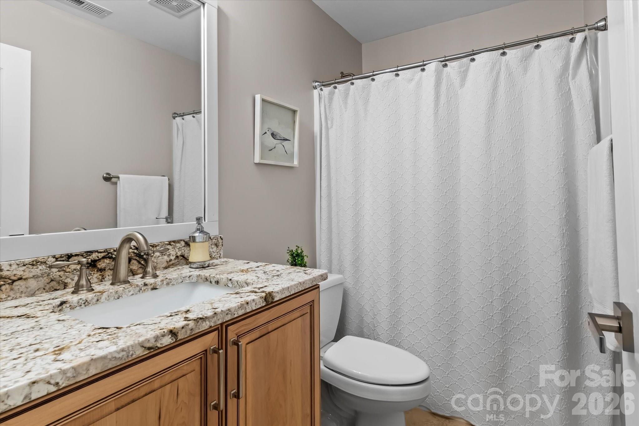 2nd En-suite Full Bath - 4950 River Hills Drive, Denver