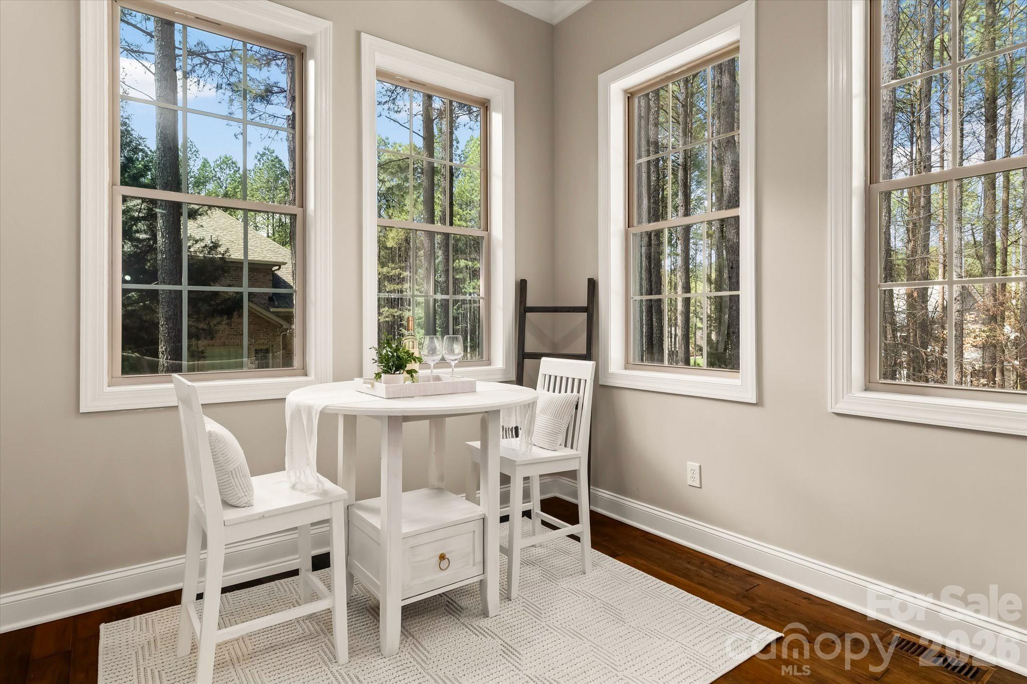 Eat-in area @ Lounge with half-bath - 4950 River Hills Drive, Denver