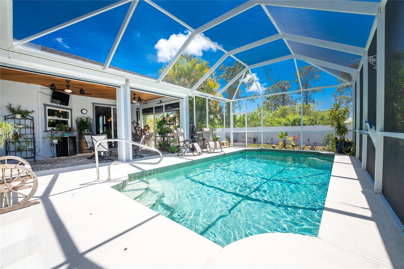 Single Family Residence at 15105 ALDAMA CIR, PORT CHARLOTTE, photo 3 of 70